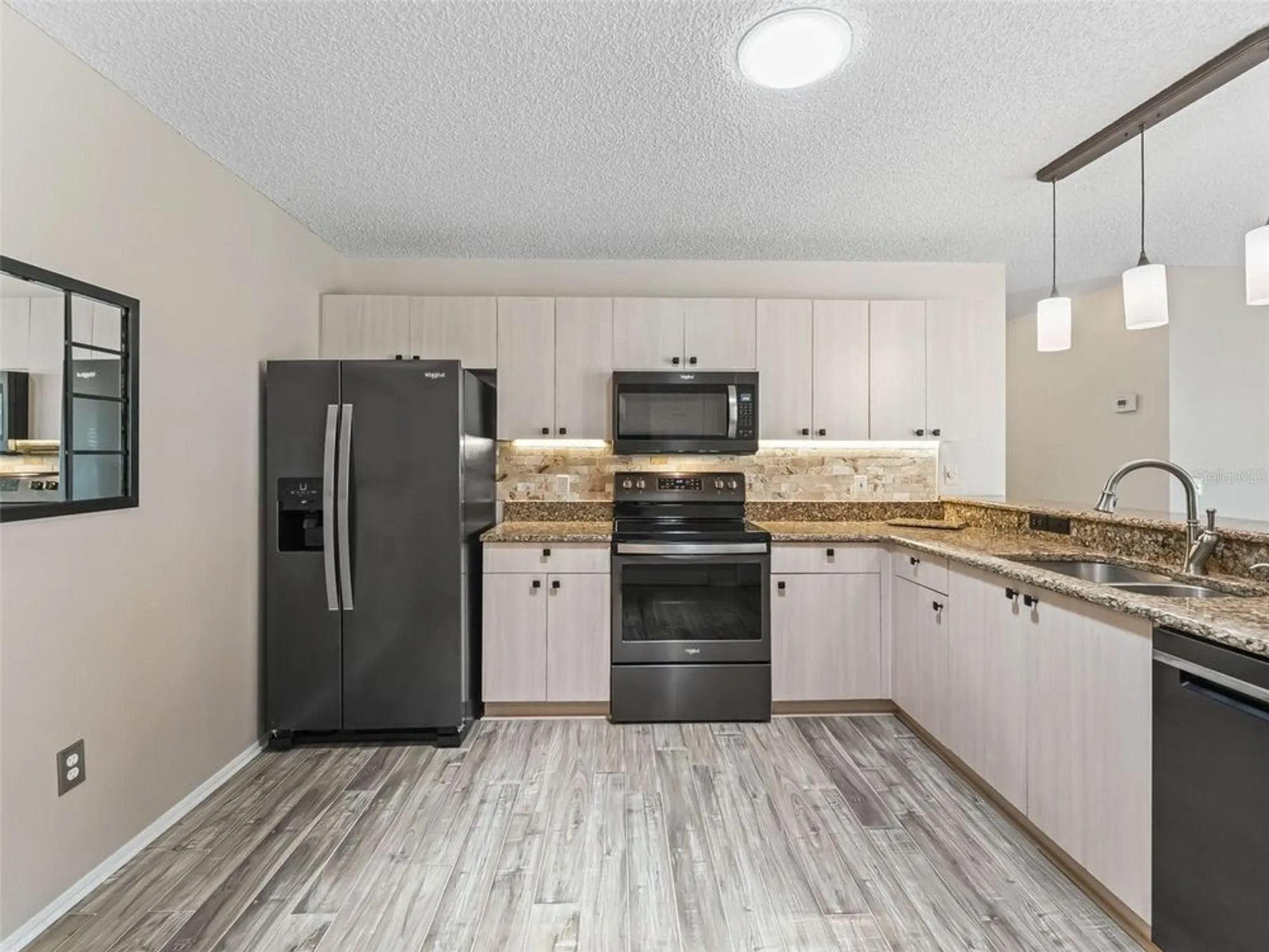 Property Slideshow image 14 of 25 | 220 estrada pl, The Villages, FL, 32159