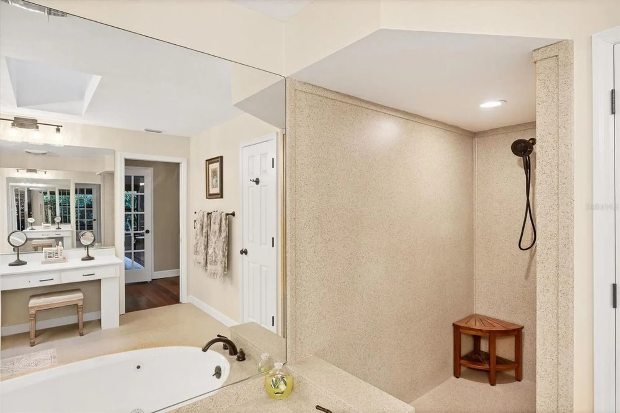 Property Slideshow image 45 of 94 | 7254 oak moss dr 72, Sarasota, FL, 34241