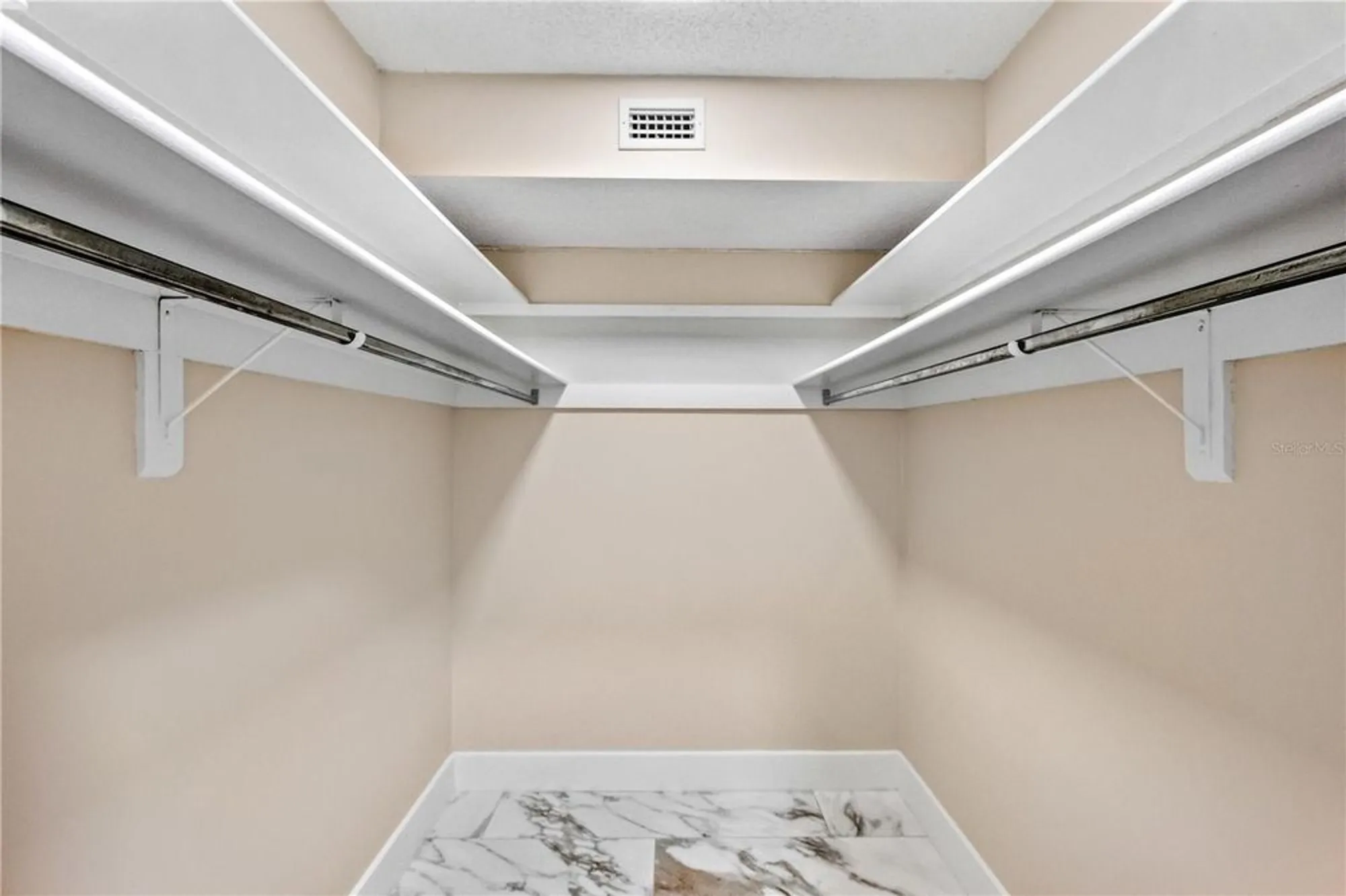 Property Slideshow image 34 of 58 | 20 whispering sands dr 1205, Sarasota, FL, 34242