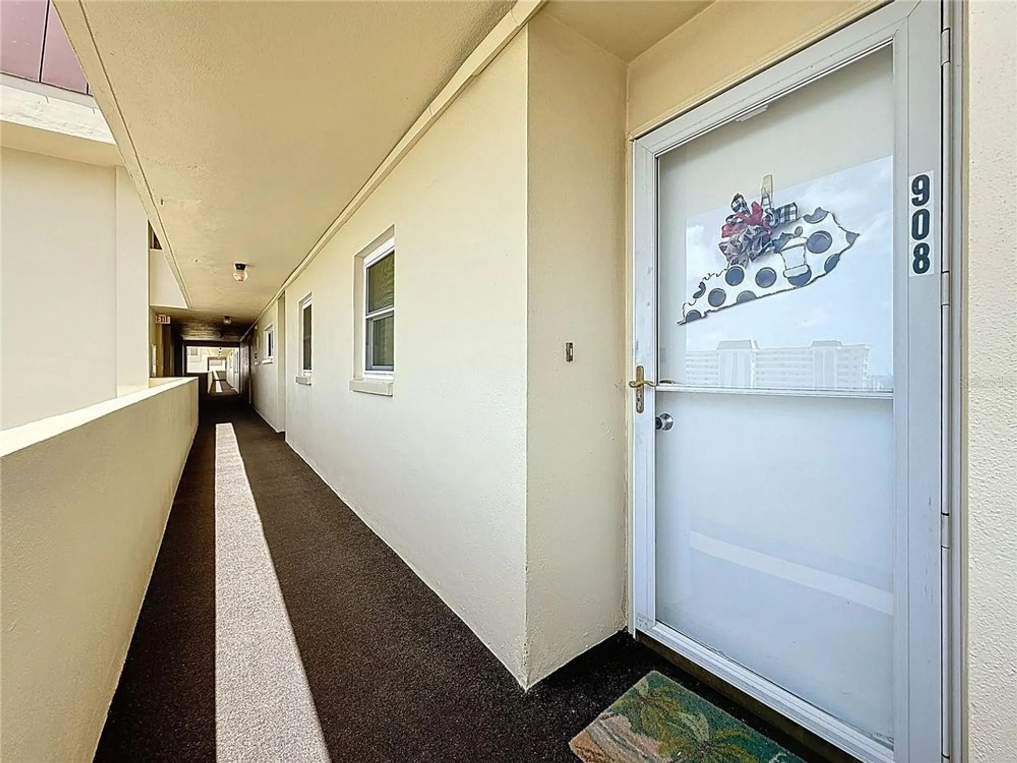 Property Slideshow image 4 of 61 | 4725 cove cir apt 908, St Petersburg, FL, 33708