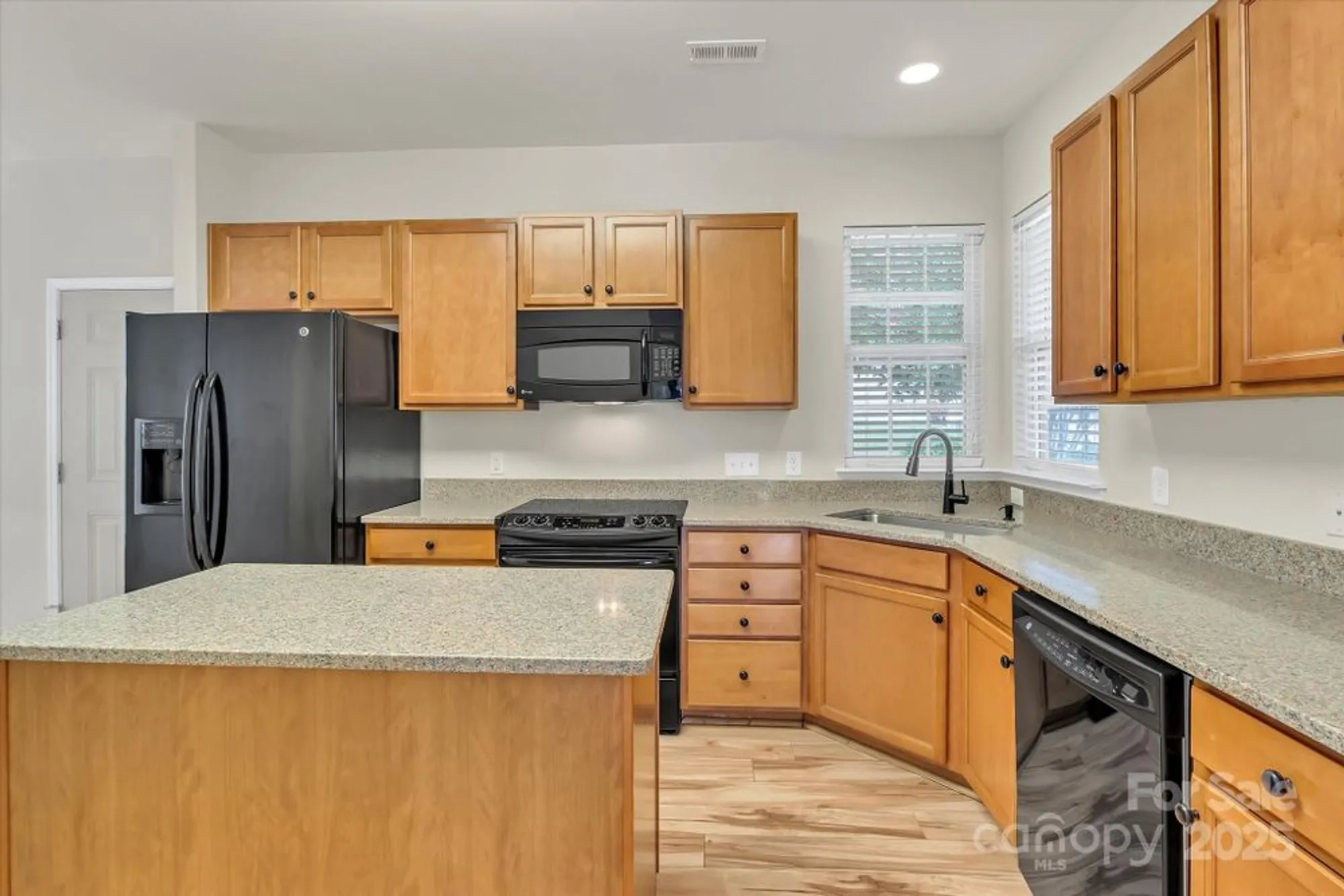 Property Slideshow image 11 of 44 | 3911 yosemite way, Fort Mill, SC, 29707