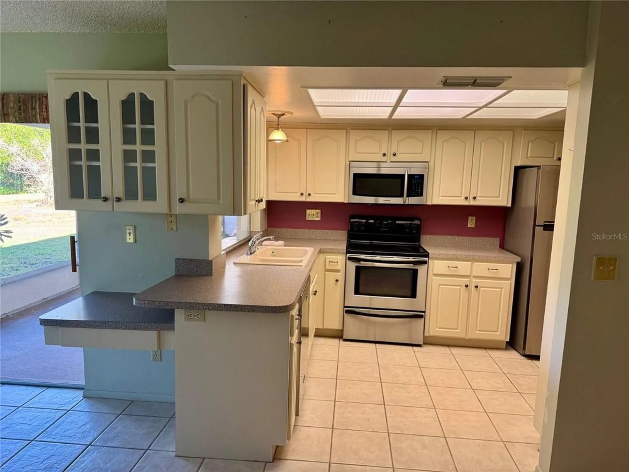 Property Slideshow image 10 of 19 | 1482 glengarry dr, Palm Harbor, FL, 34684