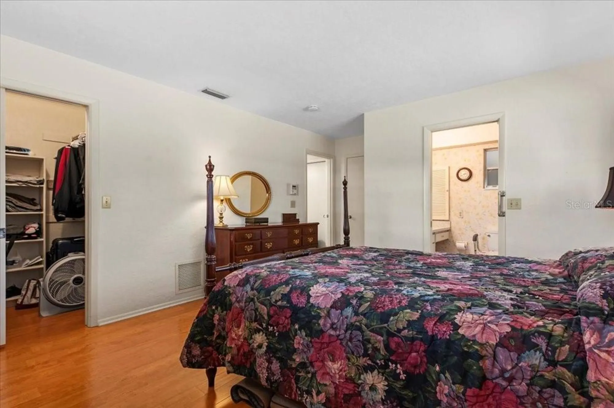 Property Slideshow image 14 of 36 | 3626 medford ln # 1537, Sarasota, FL, 34232