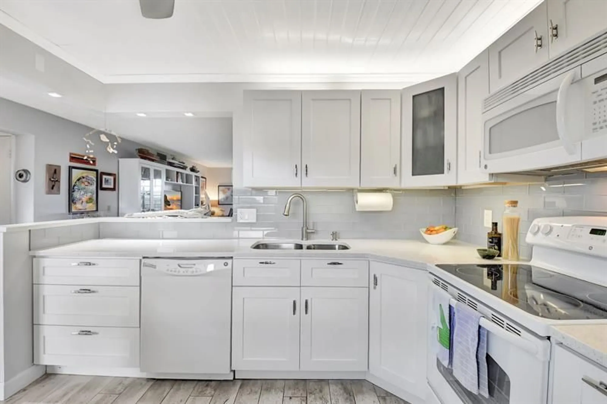 Property Slideshow image 2 of 67 | 2615 ne 3rd ct apt 301, Boynton Beach, FL, 33435