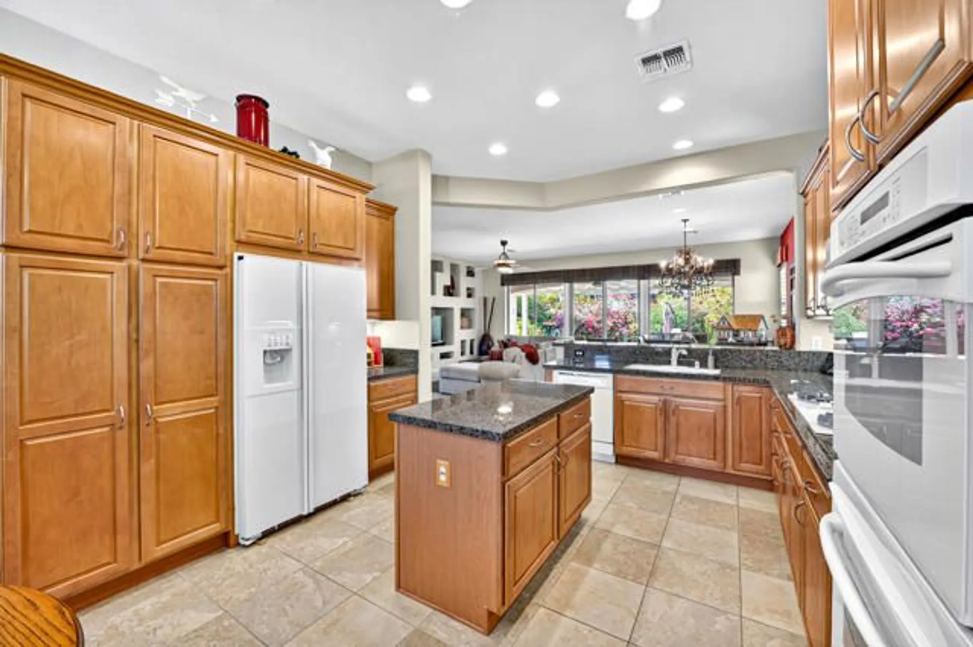 Property Slideshow image 13 of 63 | 80182 avenida aliso cyn, Indio, CA, 92203