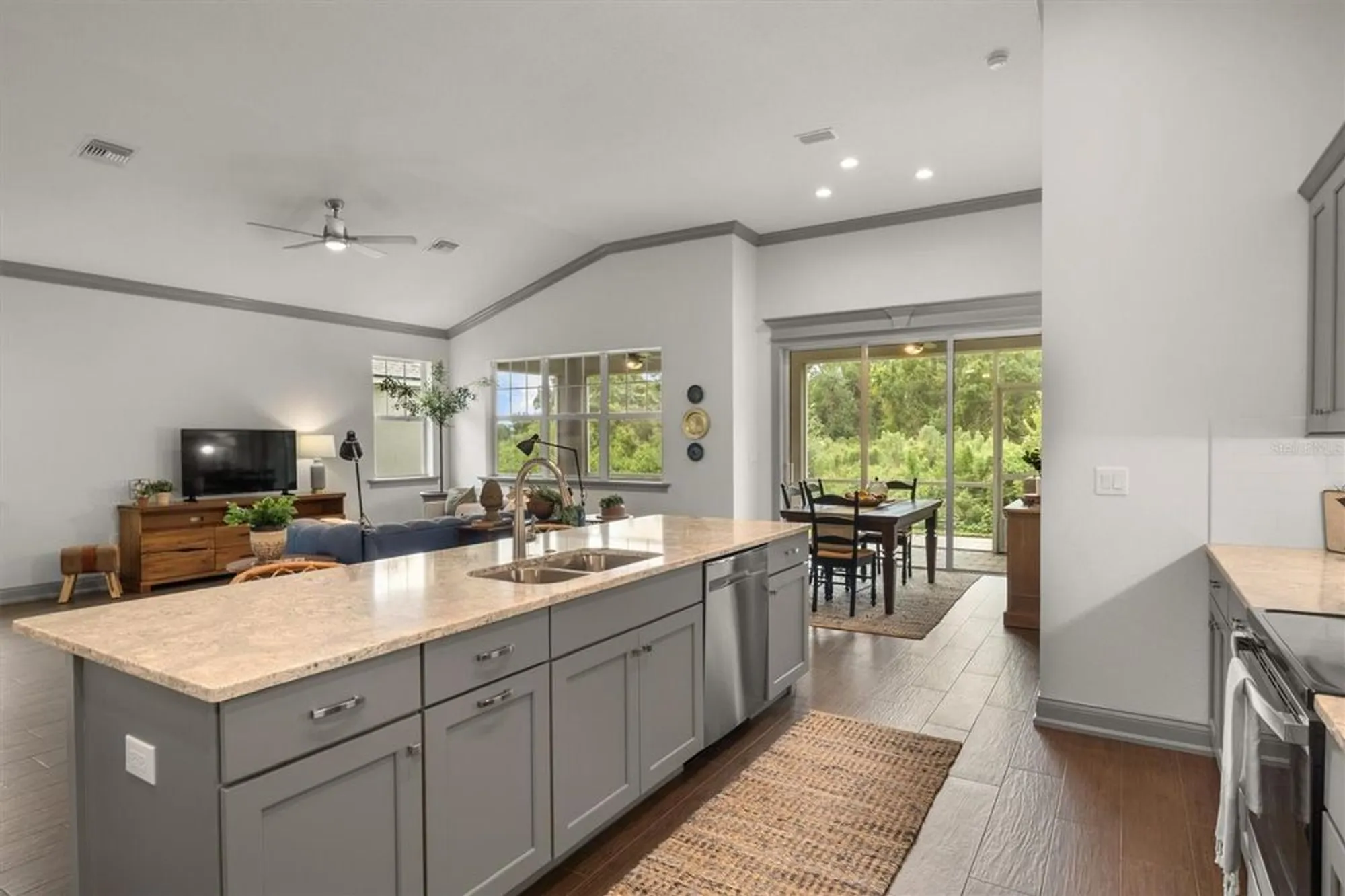 Property Slideshow image 20 of 61 | 7911 lake james blvd, Lakeland, FL, 33810