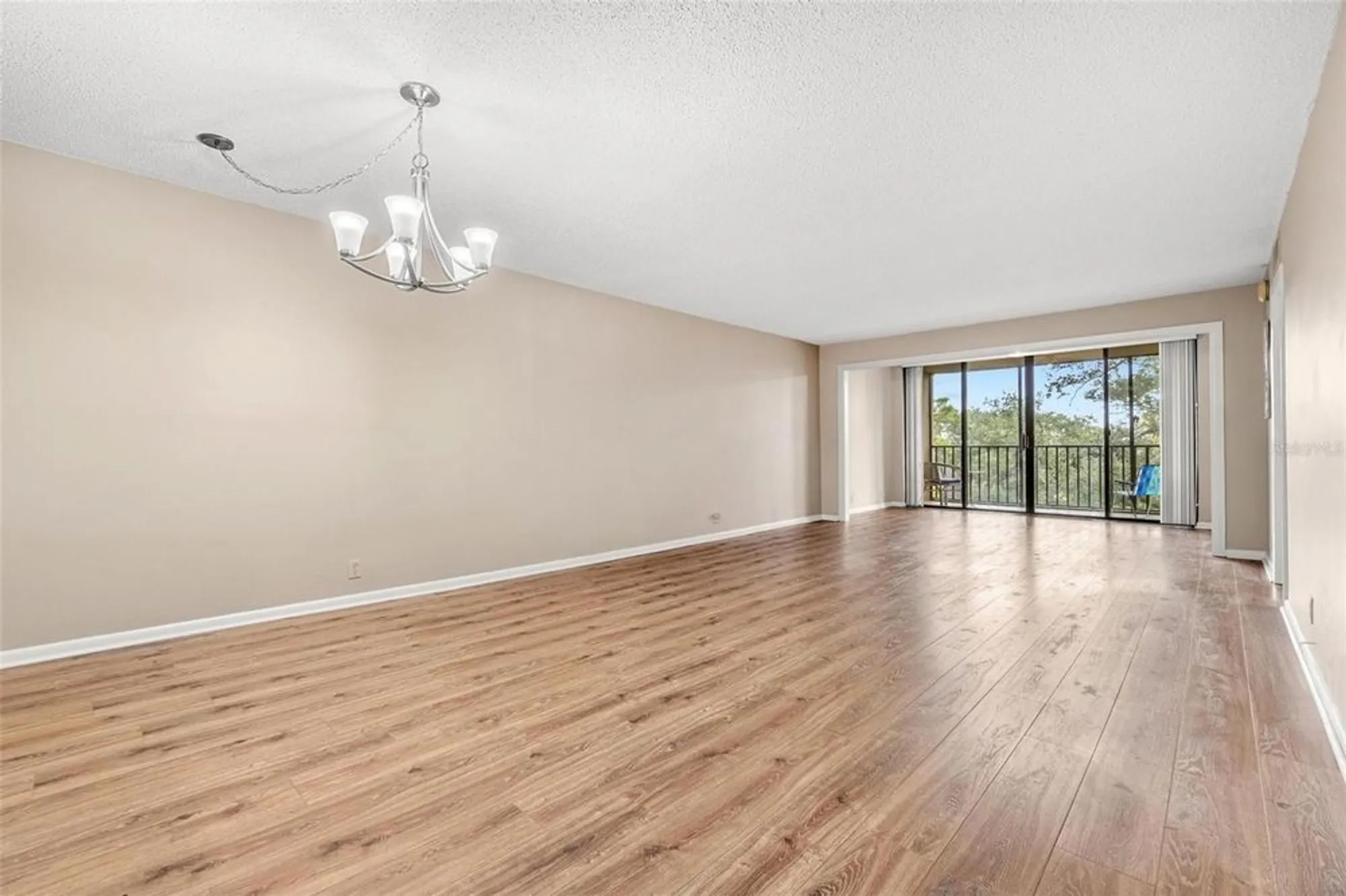Property Slideshow image 13 of 57 | 3062 eastland blvd unit 402, Clearwater, FL, 33761