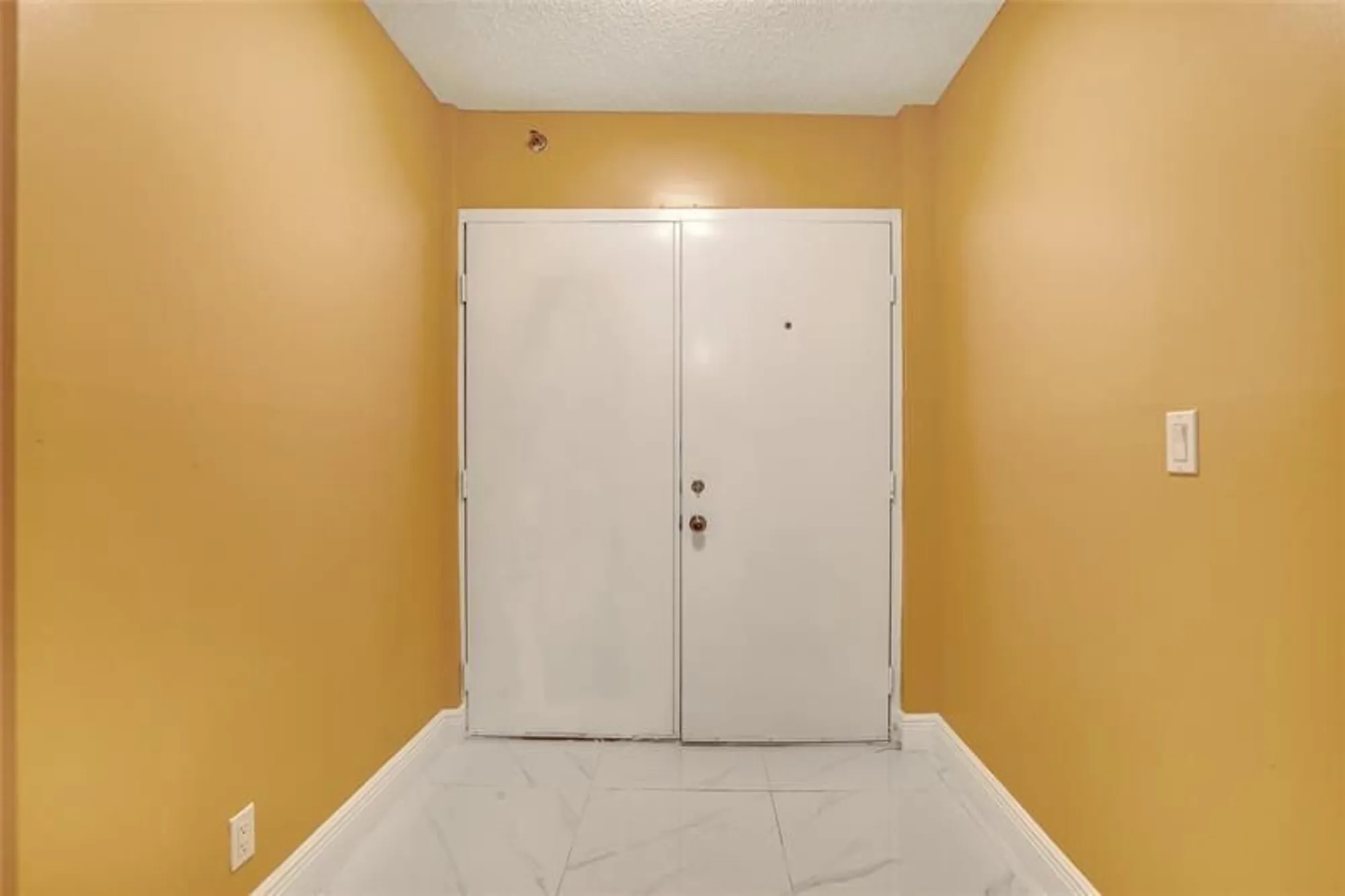 Property Slideshow image 7 of 28 | 6850 10th ave 101, Lake Worth, FL, 33467