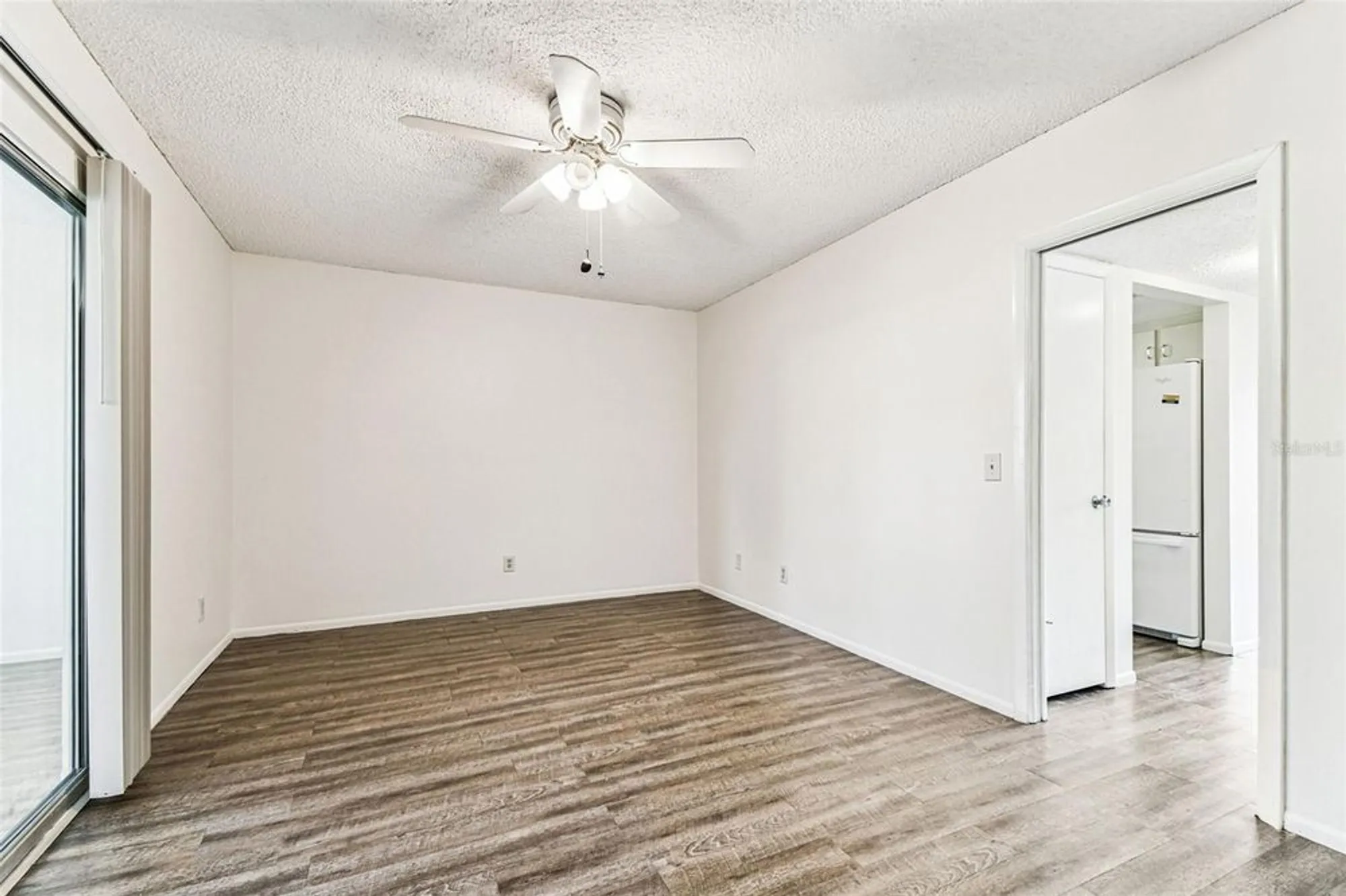 Property Slideshow image 23 of 73 | 2466 ecuadorian way apt 6, Clearwater, FL, 33763