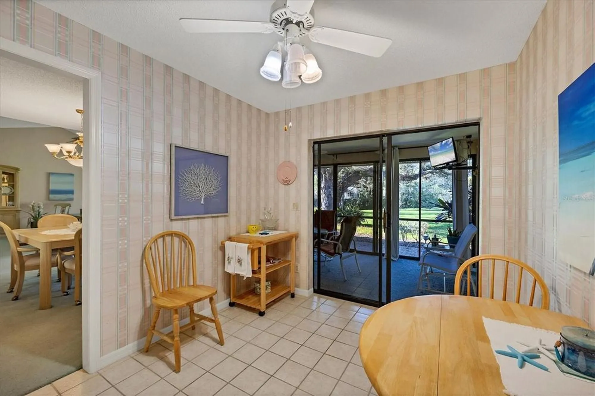 Property Slideshow image 18 of 59 | 3825 wilshire cir 1, Sarasota, FL, 34238