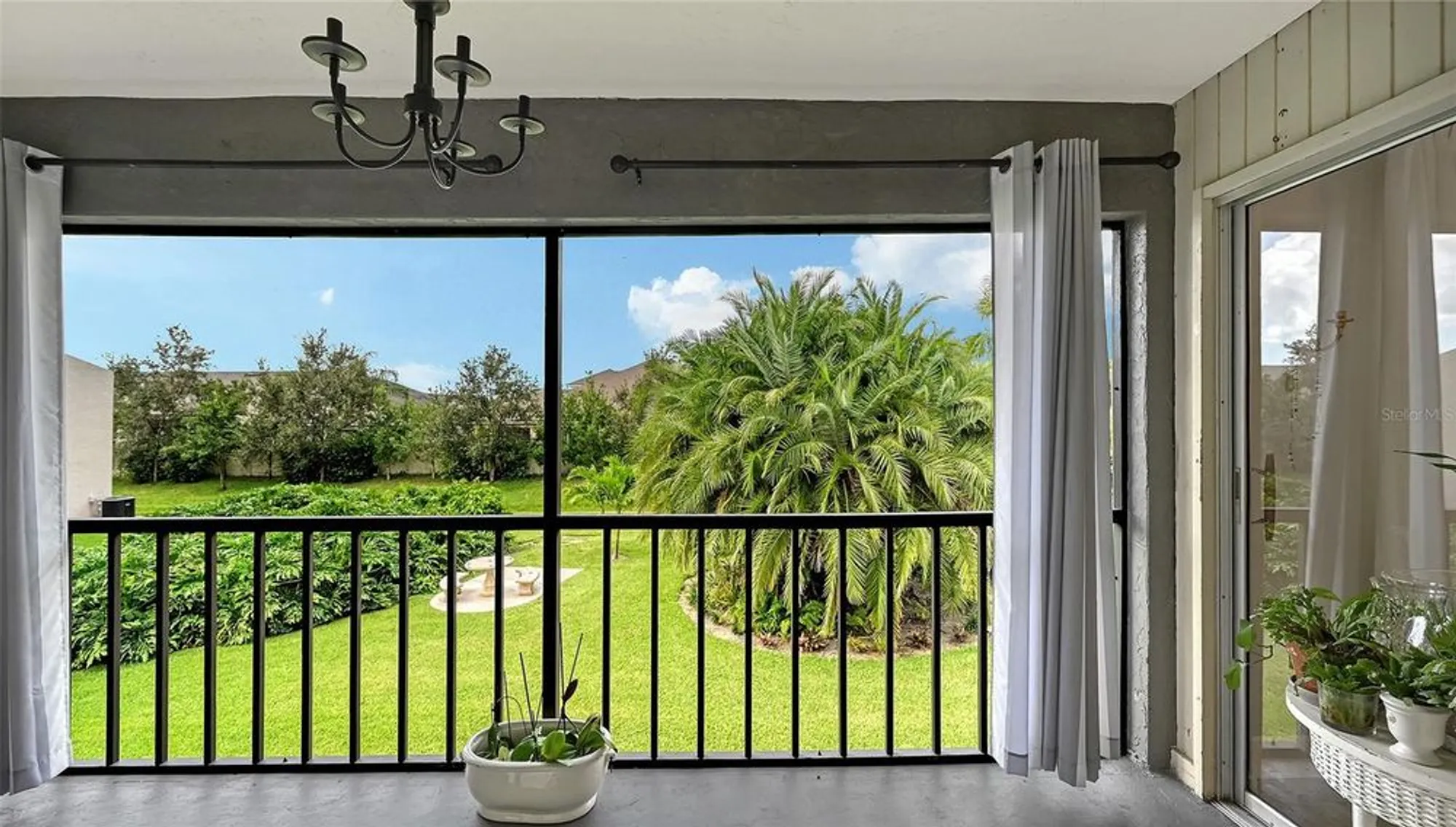 Property Slideshow image 4 of 30 | 2640 clubhouse dr 203, Sarasota, FL, 34232