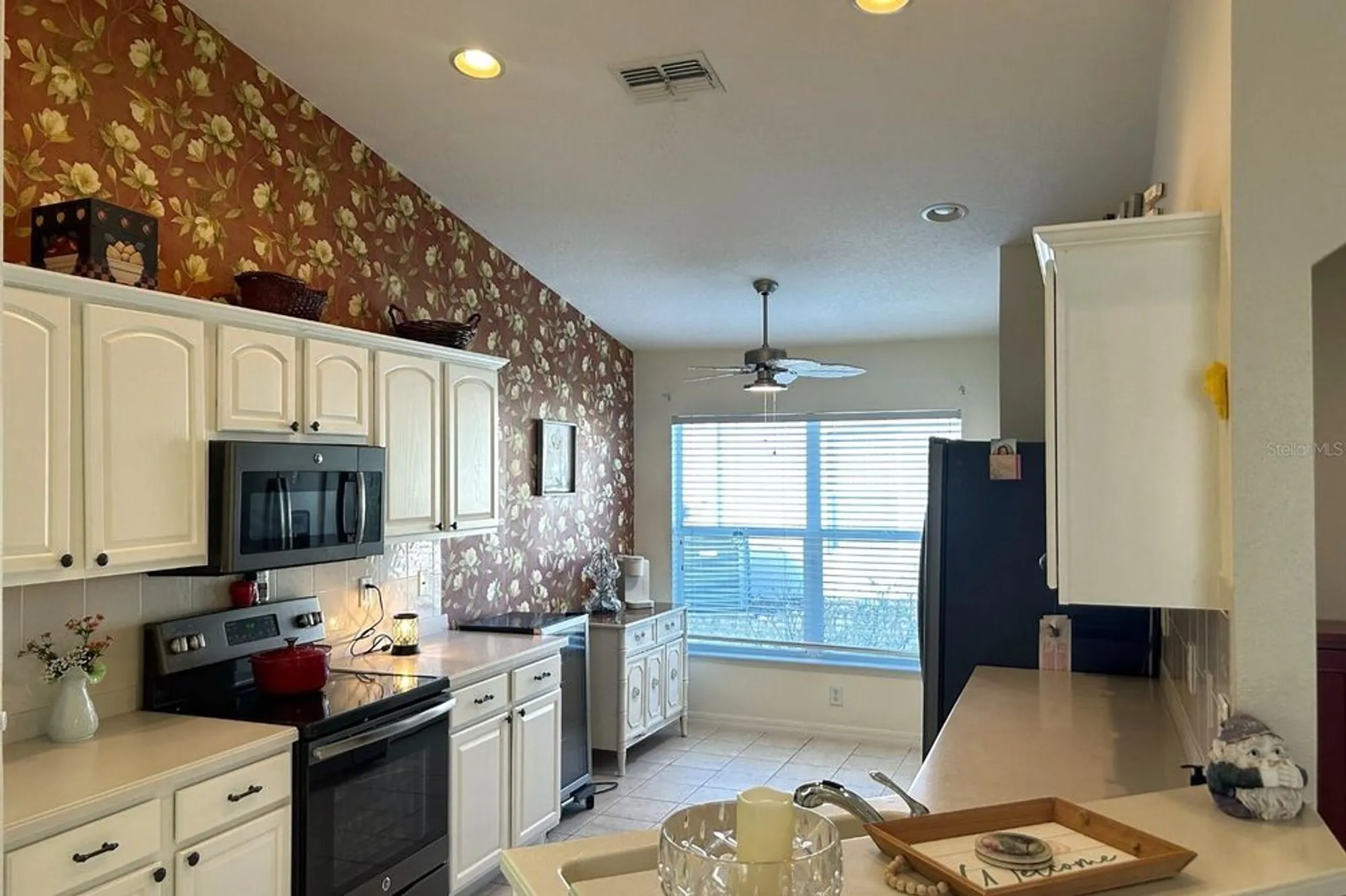 Property Slideshow image 12 of 32 | 276 rochester st, Spring Hill, FL, 34609