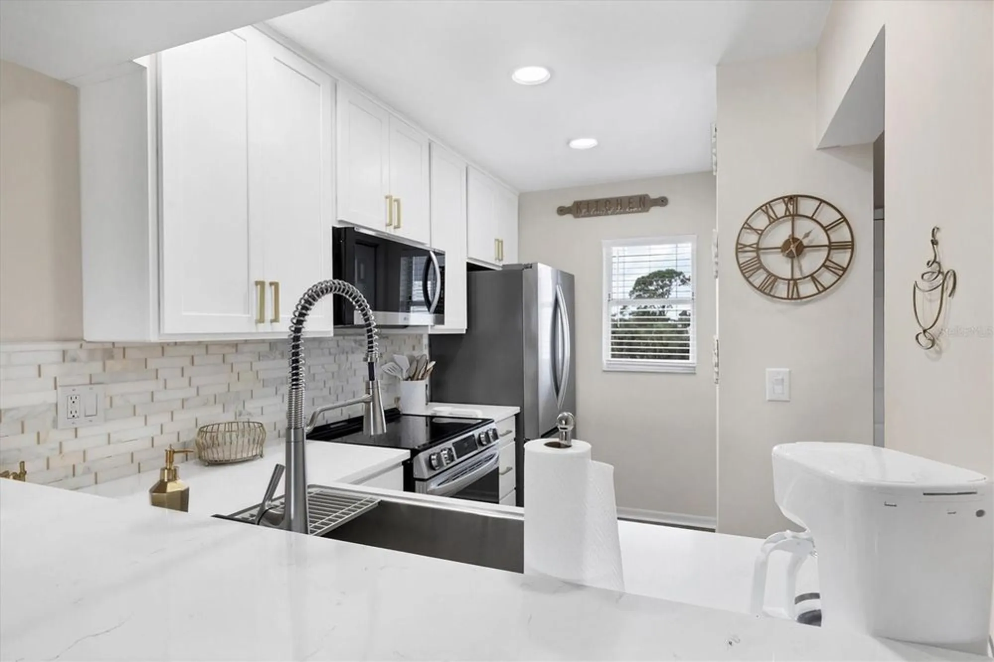 Property Slideshow image 17 of 61 | 408 cerromar cir 331, Venice, FL, 34293