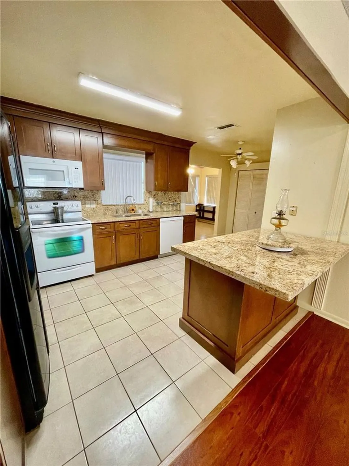 Property Slideshow image 13 of 59 | 1690 colonnades cir, Lakeland, FL, 33811