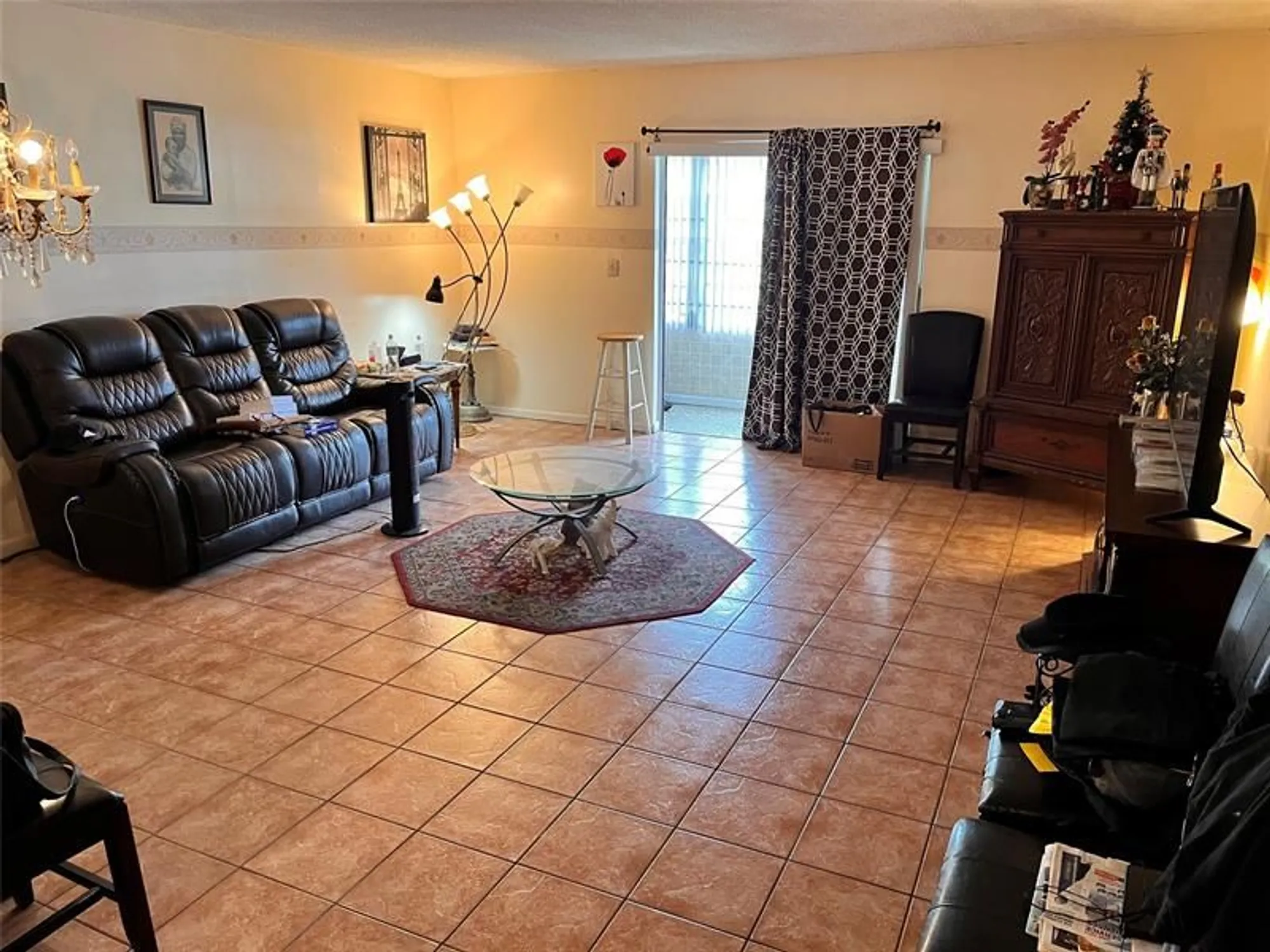 Property Slideshow image 2 of 19 | 4851 nw 21st st 105, Lauderhill, FL, 33313