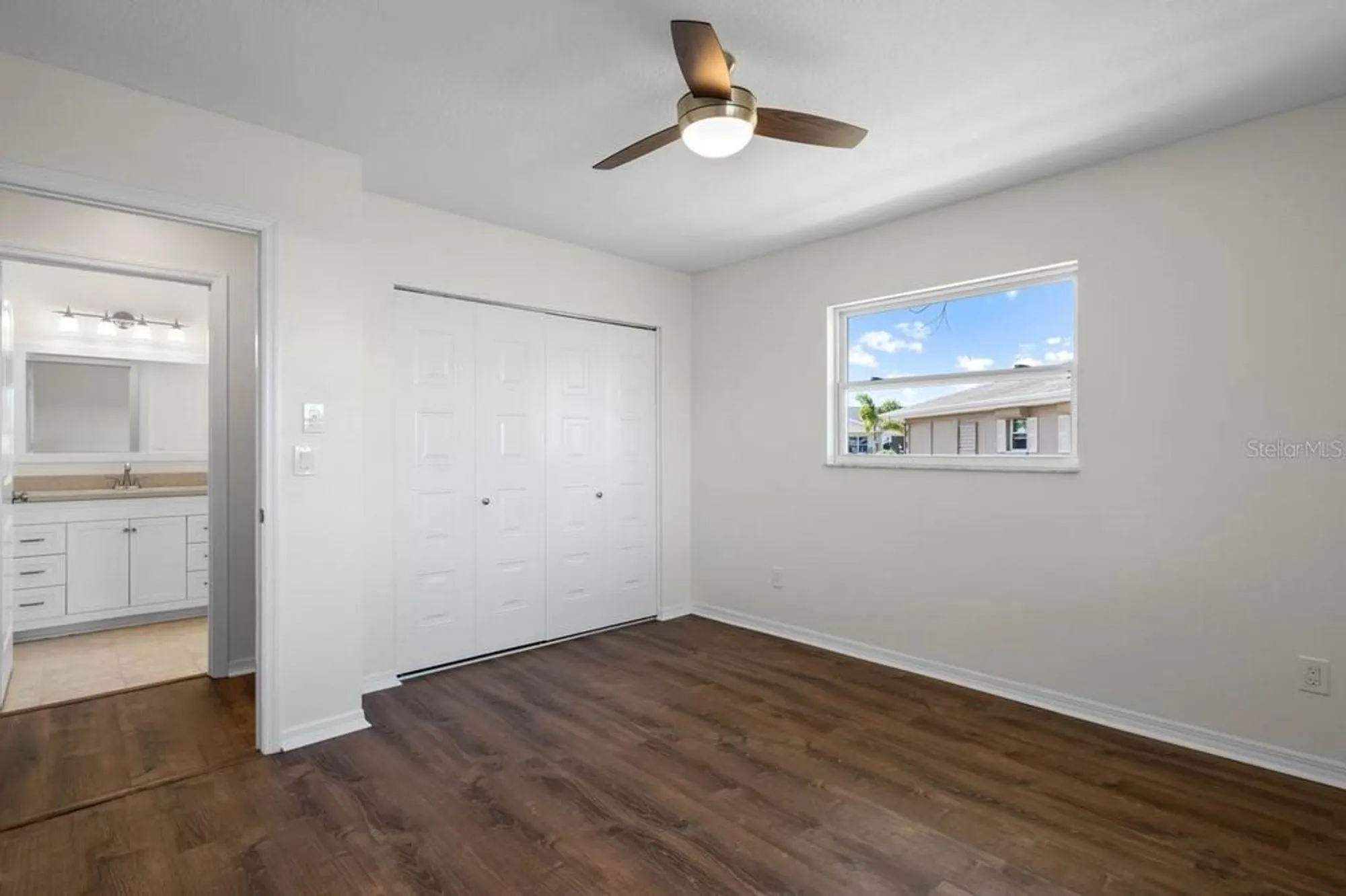 Property Slideshow image 23 of 34 | 1002 strawpocket pl, Sun City Center, FL, 33573