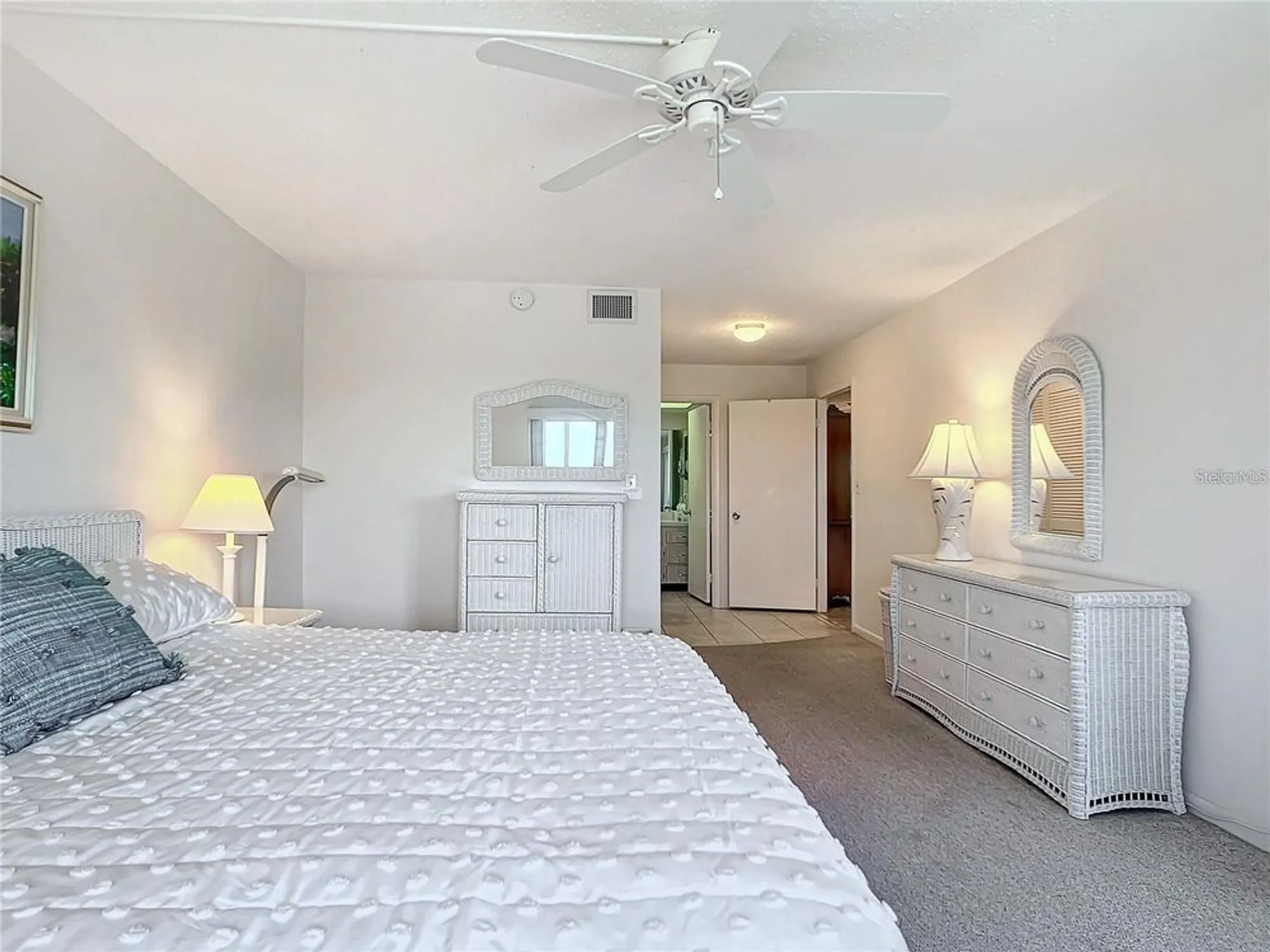 Property Slideshow image 16 of 36 | 19029 us highway 19 n apt 9-301, Clearwater, FL, 33764