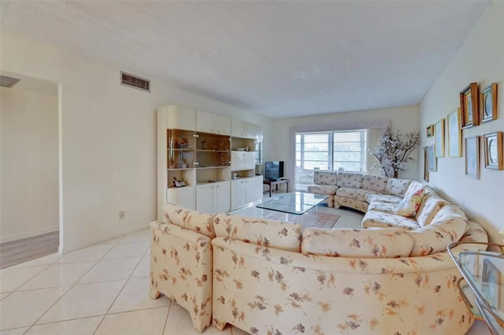 Property Slideshow image 16 of 28 | 2101 lucaya bnd e4, Coconut Creek, FL, 33066