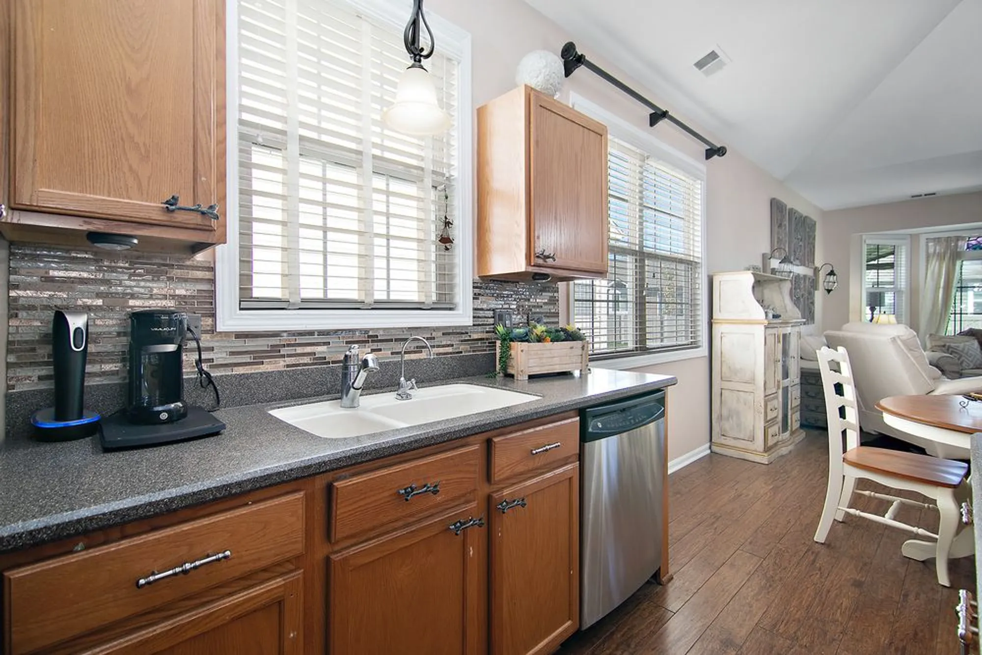Property Slideshow image 16 of 31 | 17053 mendota dr, Lockport, IL, 60441