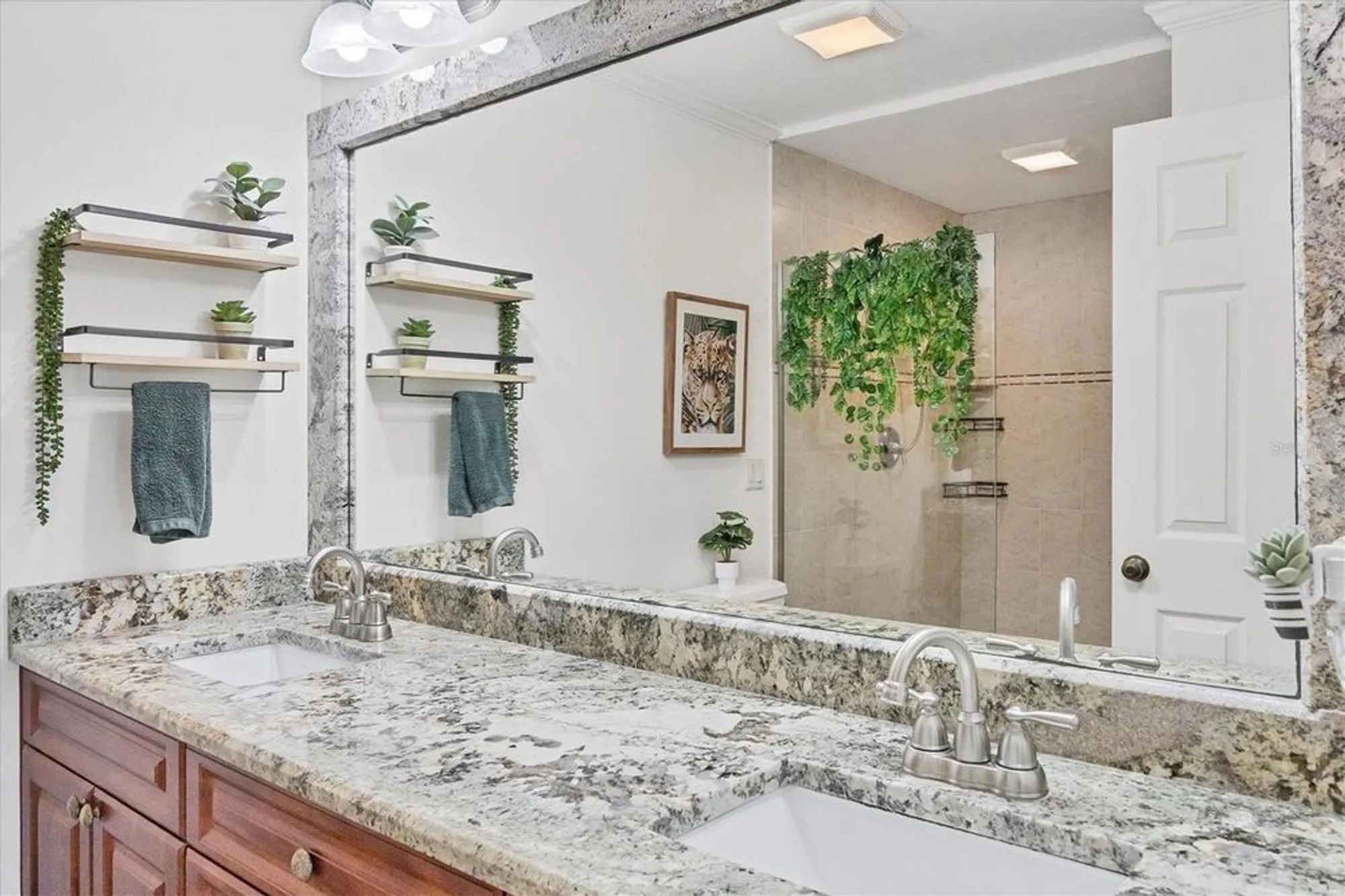 Property Slideshow image 19 of 45 | 6271 timber lake dr g6, Sarasota, FL, 34243