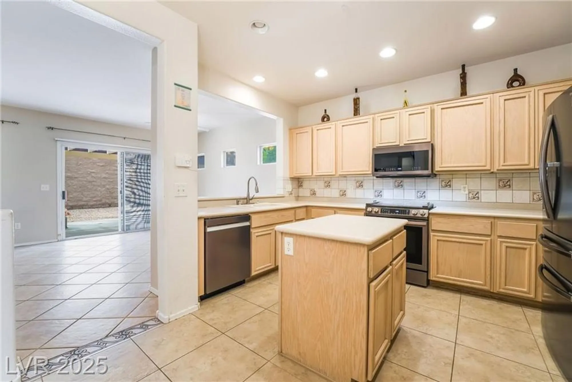 Property Slideshow image 19 of 58 | 2539 evansville ave, Henderson, NV, 89052