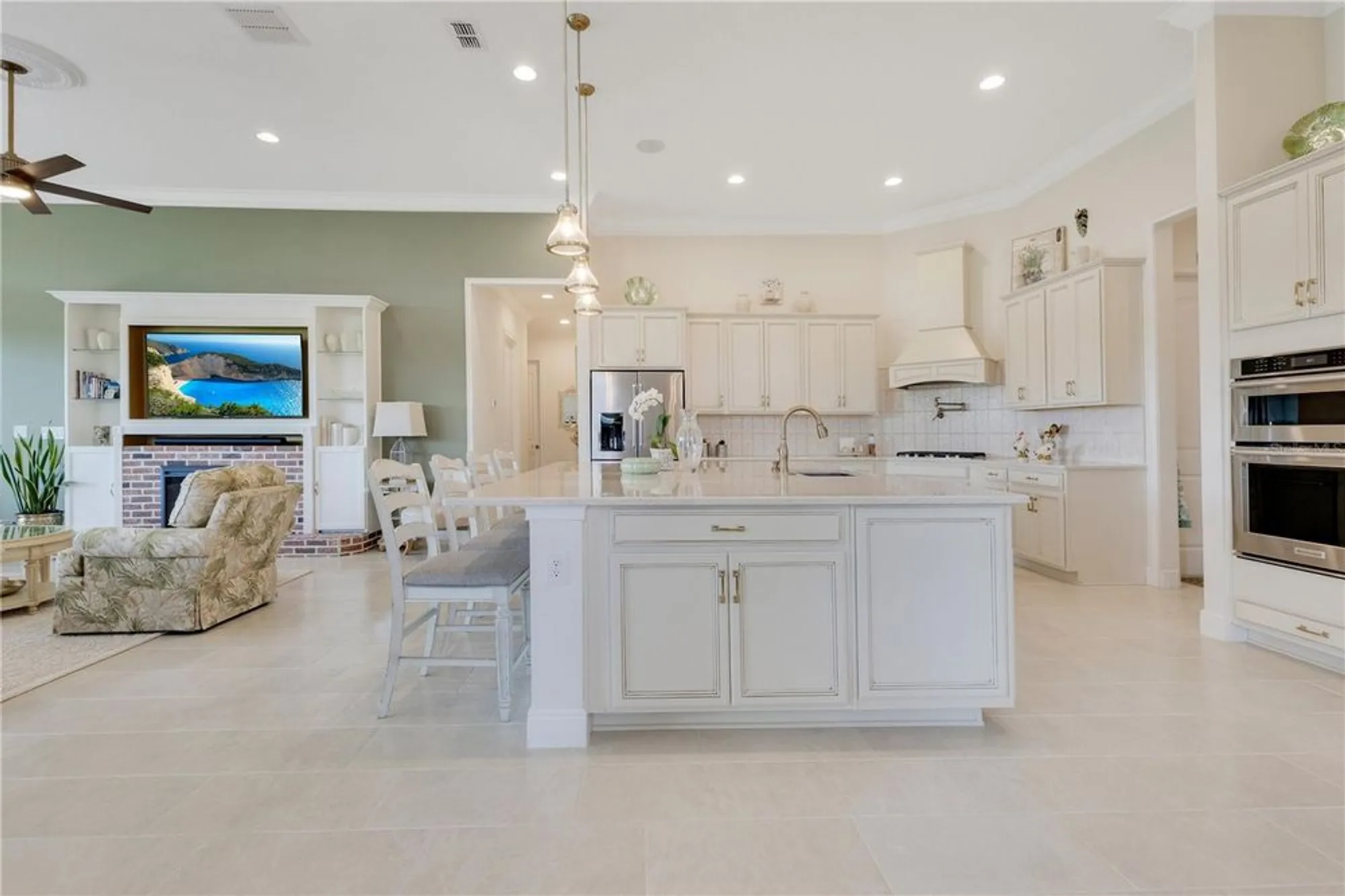 Property Slideshow image 9 of 77 | 2672 meadowedge loop, Saint Cloud, FL, 34772