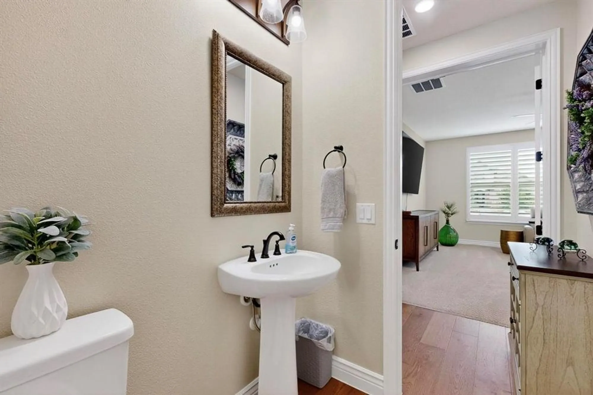 Property Slideshow image 32 of 40 | 12704 golden rock dr, Denton, TX, 76207