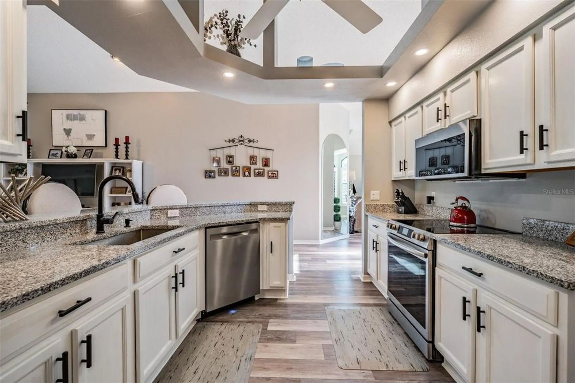 Property Slideshow image 32 of 57 | 525 bent oak ct, Spring Hill, FL, 34609