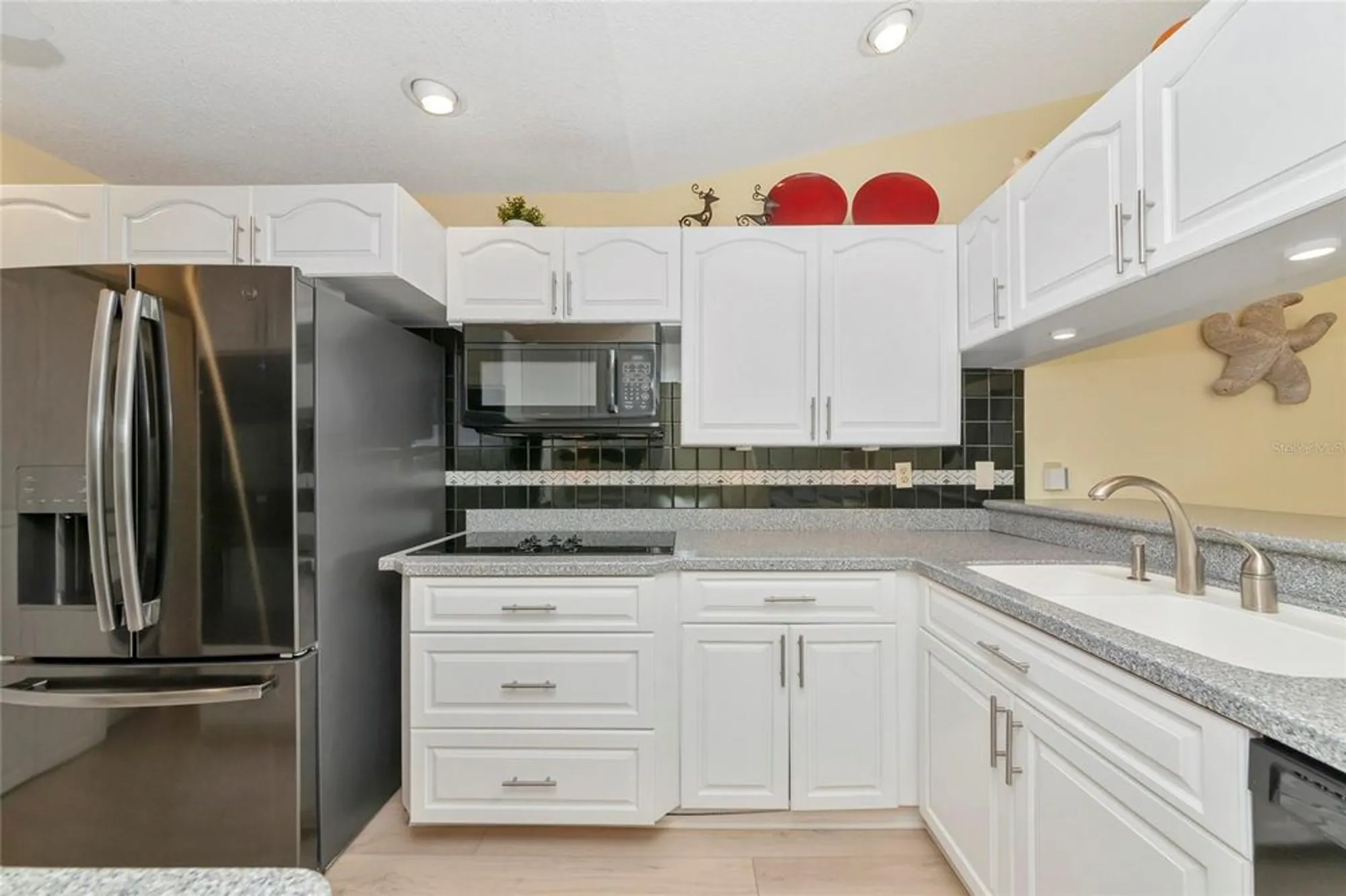 Property Slideshow image 13 of 63 | 515 woodstork cir, Bradenton, FL, 34209