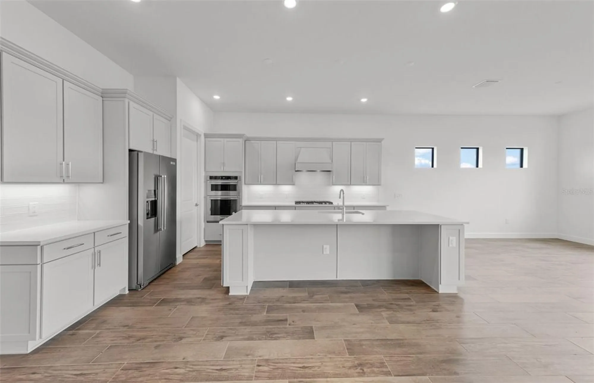 Property Slideshow image 9 of 37 | 5008 stoney point gln, Lakewood Ranch, FL, 34211