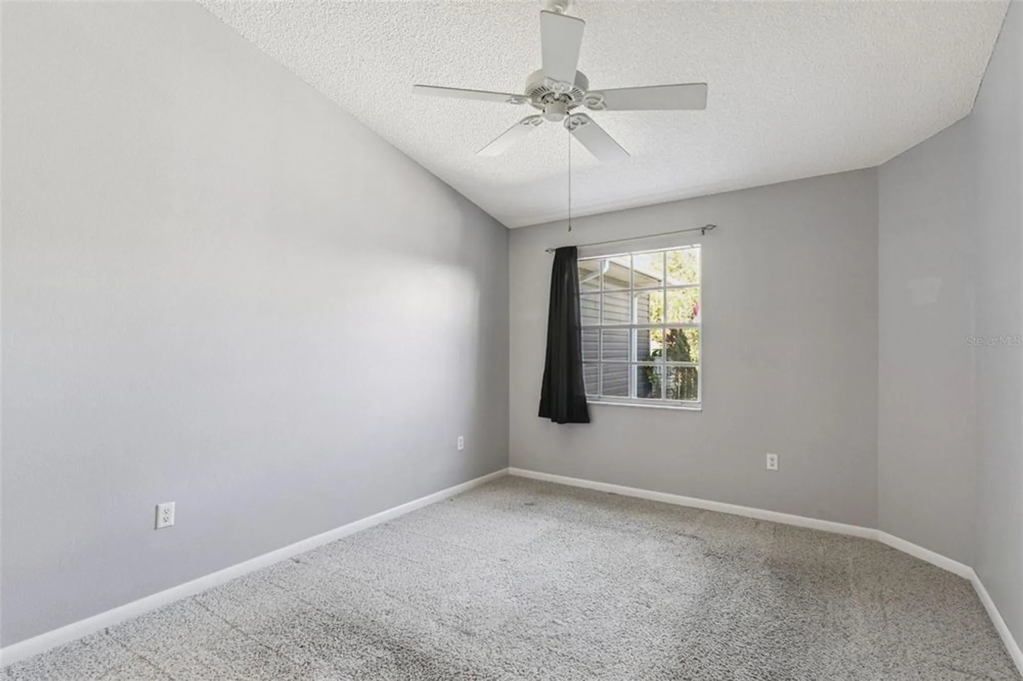 Property Slideshow image 24 of 82 | 26755 cash ct, Leesburg, FL, 34748