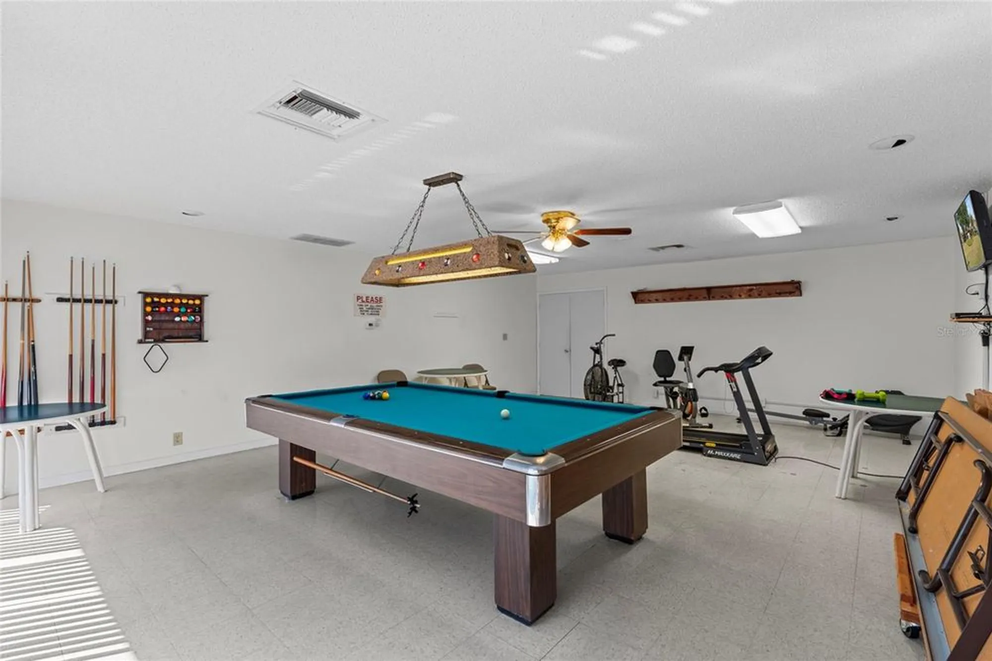 Property Slideshow image 35 of 46 | 2502 royal pines cir # 5a, Clearwater, FL, 33763