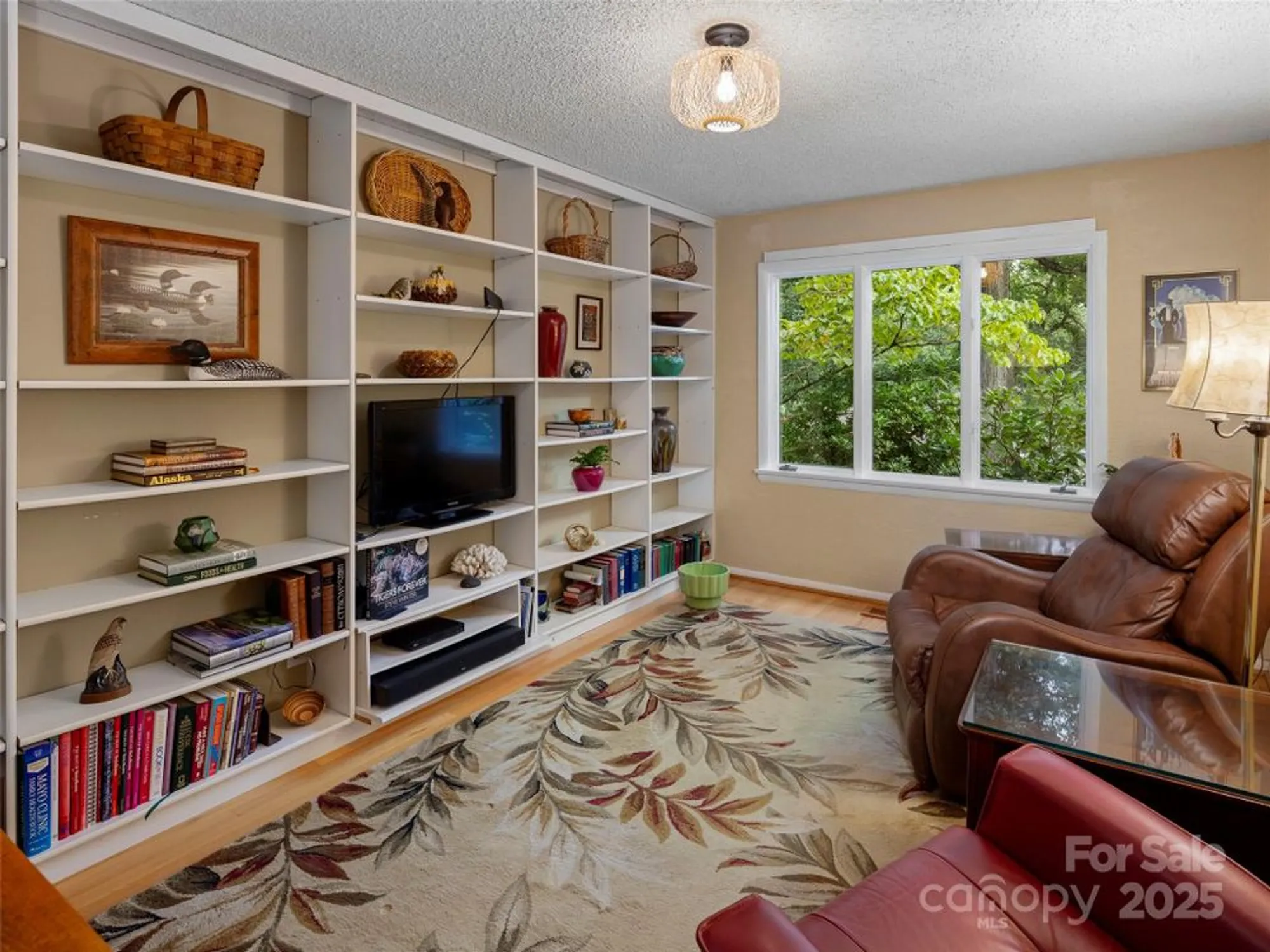 Property Slideshow image 18 of 27 | 102 crowfields dr, Asheville, NC, 28803