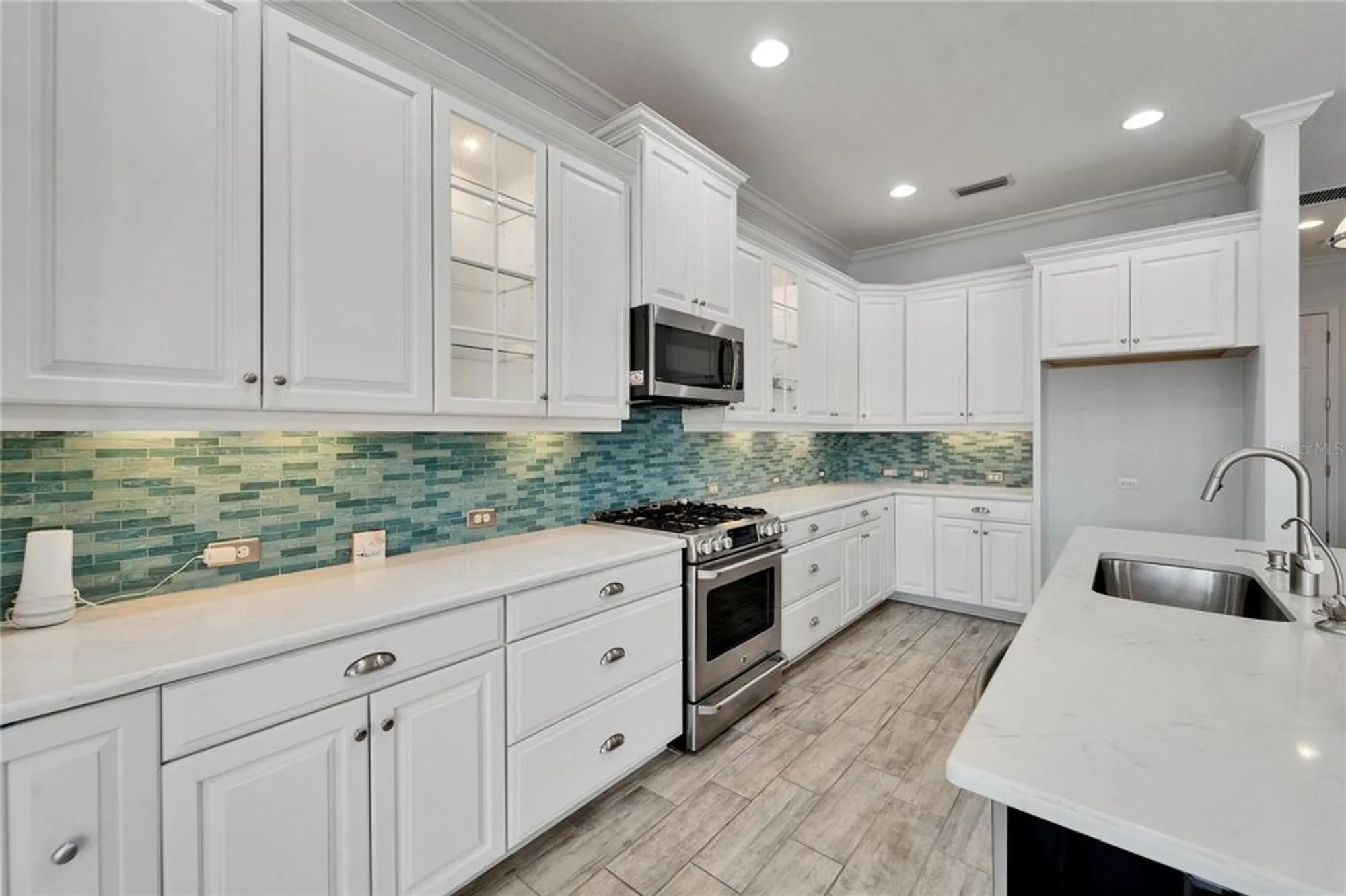 Property Slideshow image 11 of 80 | 721 manns harbor dr, Apollo Beach, FL, 33572