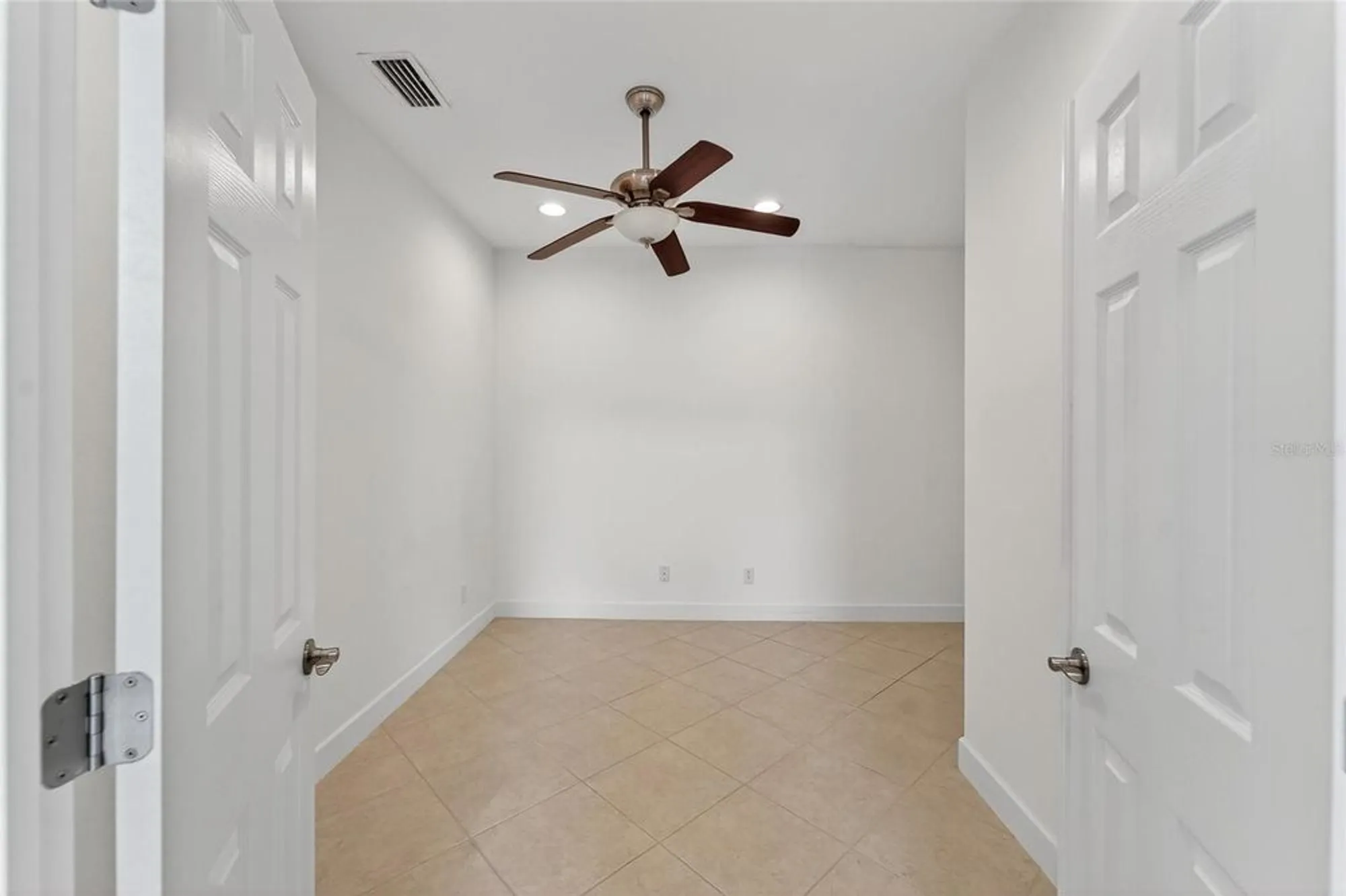 Property Slideshow image 8 of 64 | 2226 nottingham greens dr, Sun City Center, FL, 33573