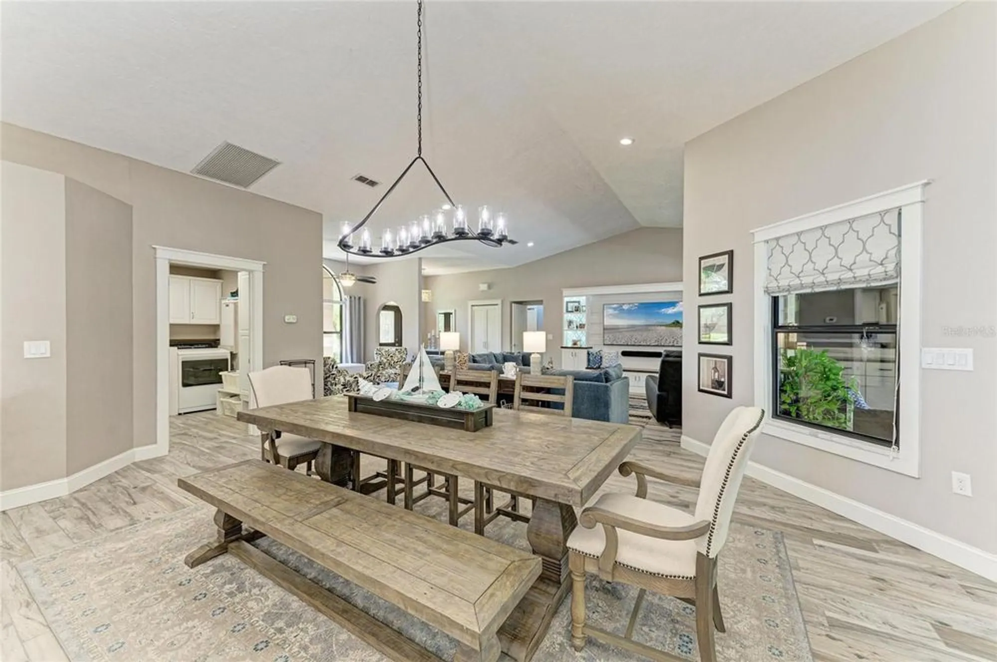 Property Slideshow image 19 of 69 | 8416 palm lakes ct, Sarasota, FL, 34243