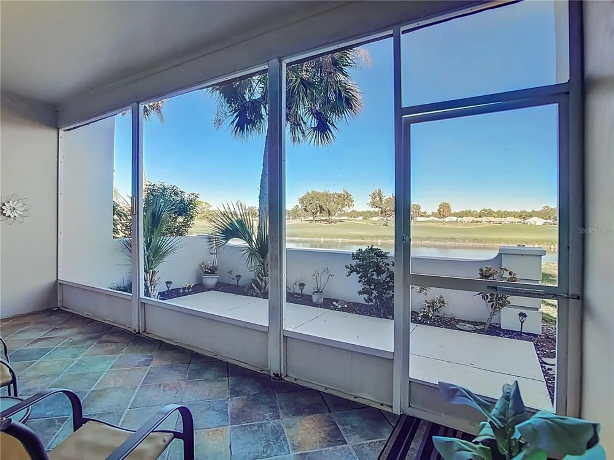 Property Slideshow image 10 of 57 | 404 cerromar cir 115, Venice, FL, 34293