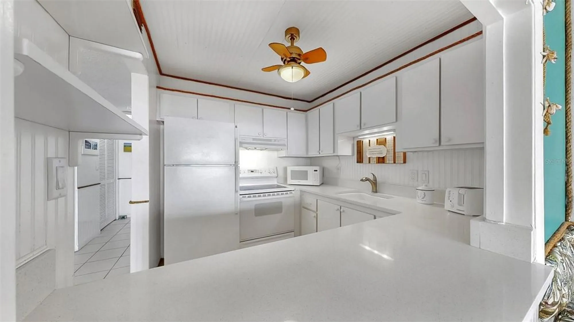Property Slideshow image 12 of 46 | 4550 cove cir apt 605, Saint Petersburg, FL, 33708