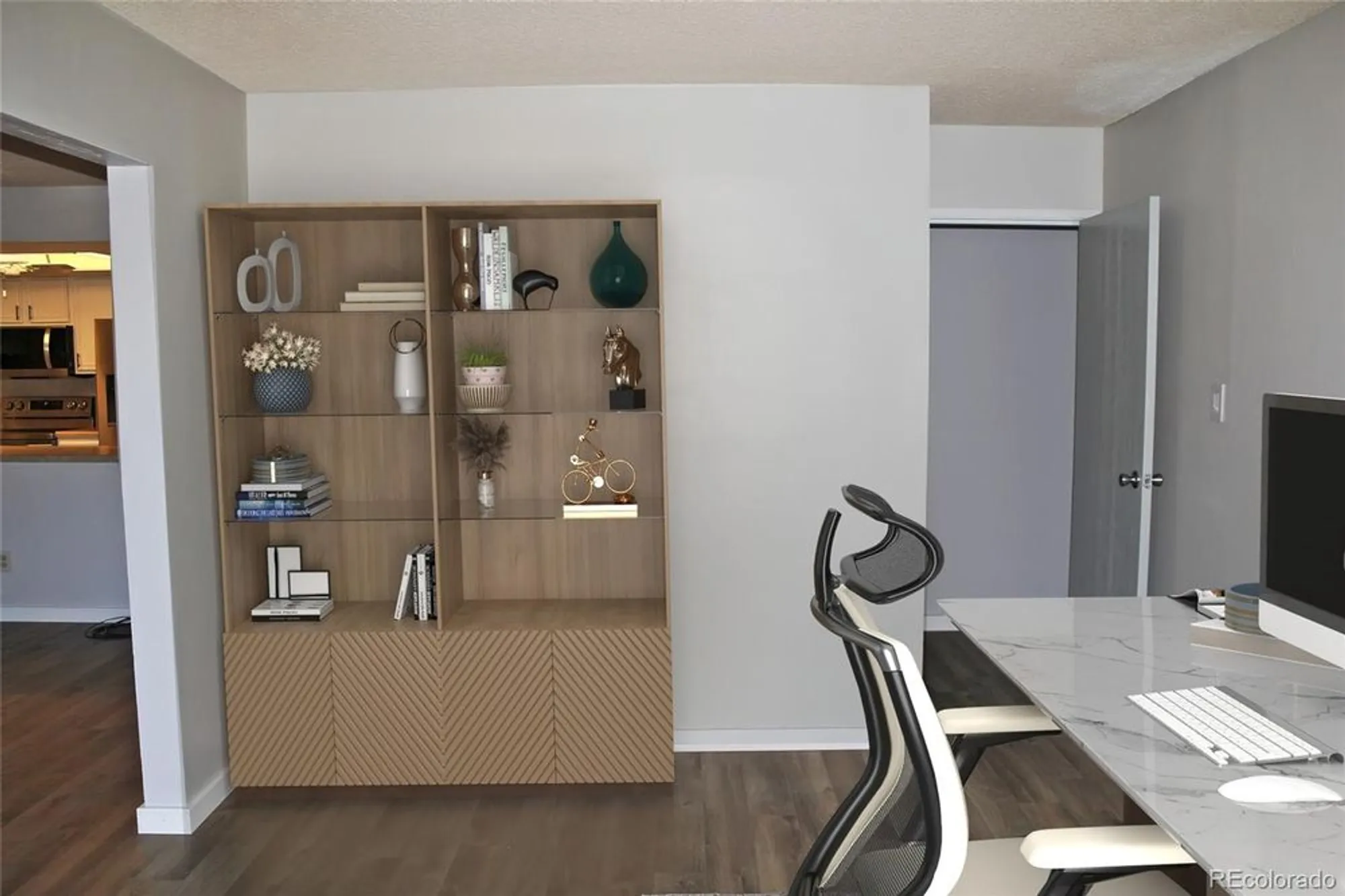 Property Slideshow image 11 of 33 | 14152 e linvale pl 311, Aurora, CO, 80014