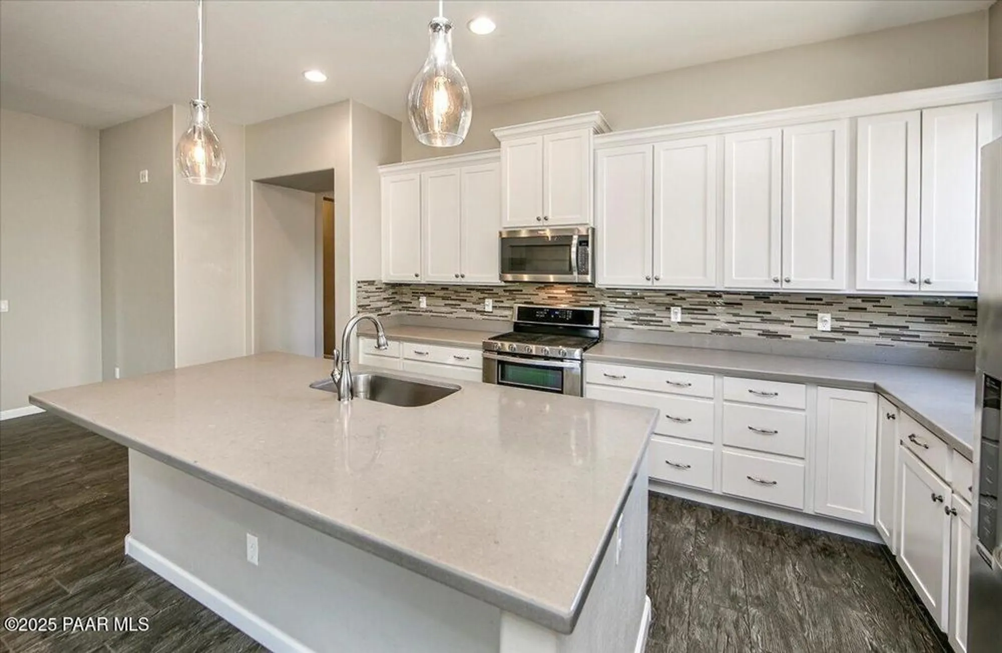 Property Slideshow image 4 of 55 | 7769 e lavender loop # 9, Prescott Valley, AZ, 86315