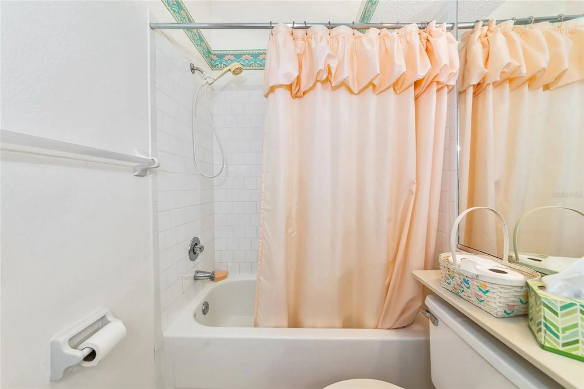 Property Slideshow image 19 of 62 | 1316 perico point cir, Bradenton, FL, 34209