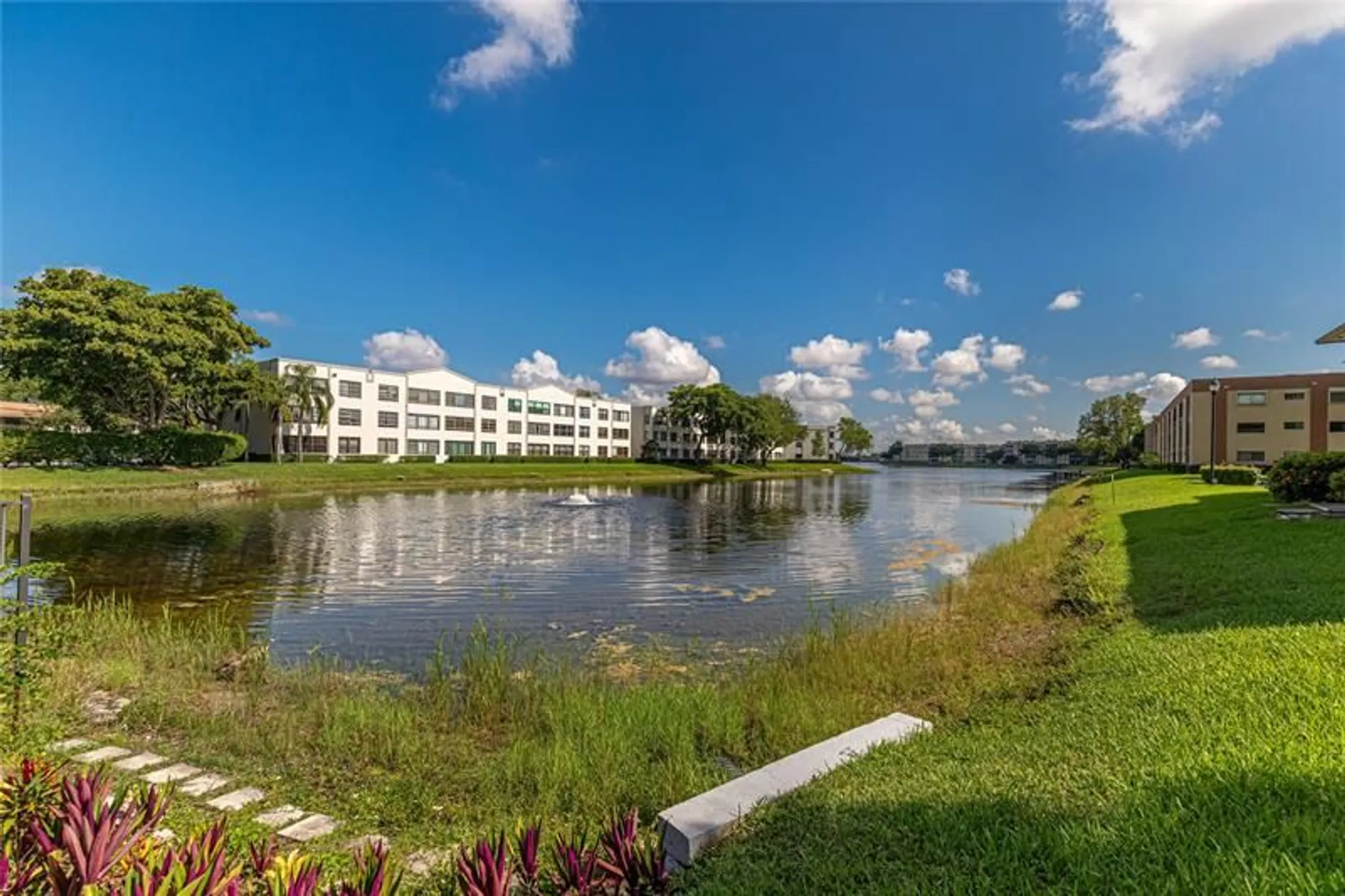 Property Slideshow image 19 of 20 | 7612 ashmont cir # 7612, Tamarac, FL, 33321