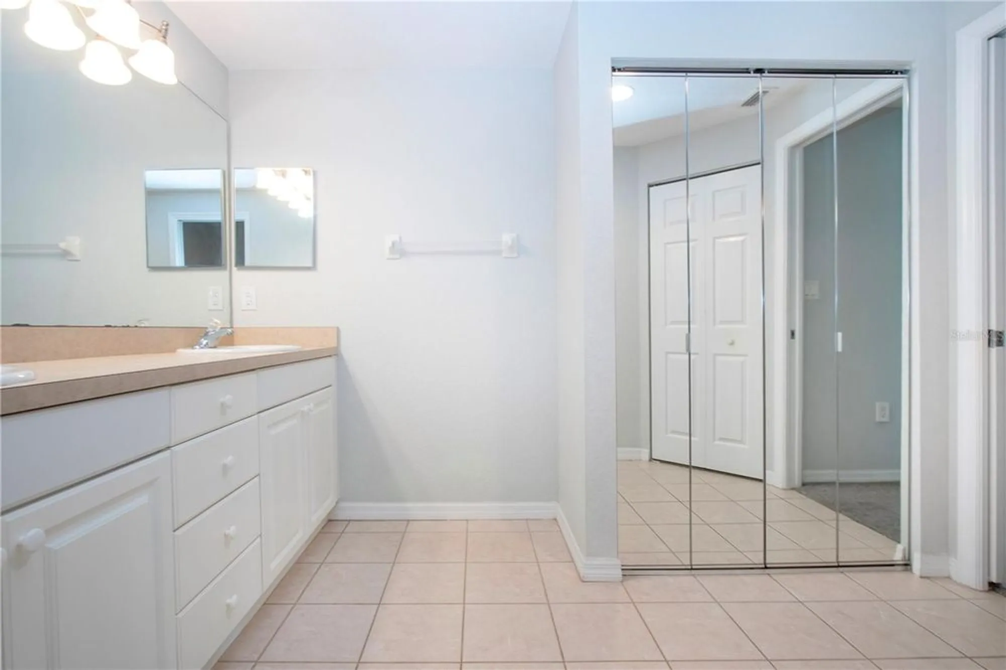 Property Slideshow image 34 of 71 | 6426 bay cedar ln # 101, Bradenton, FL, 34203