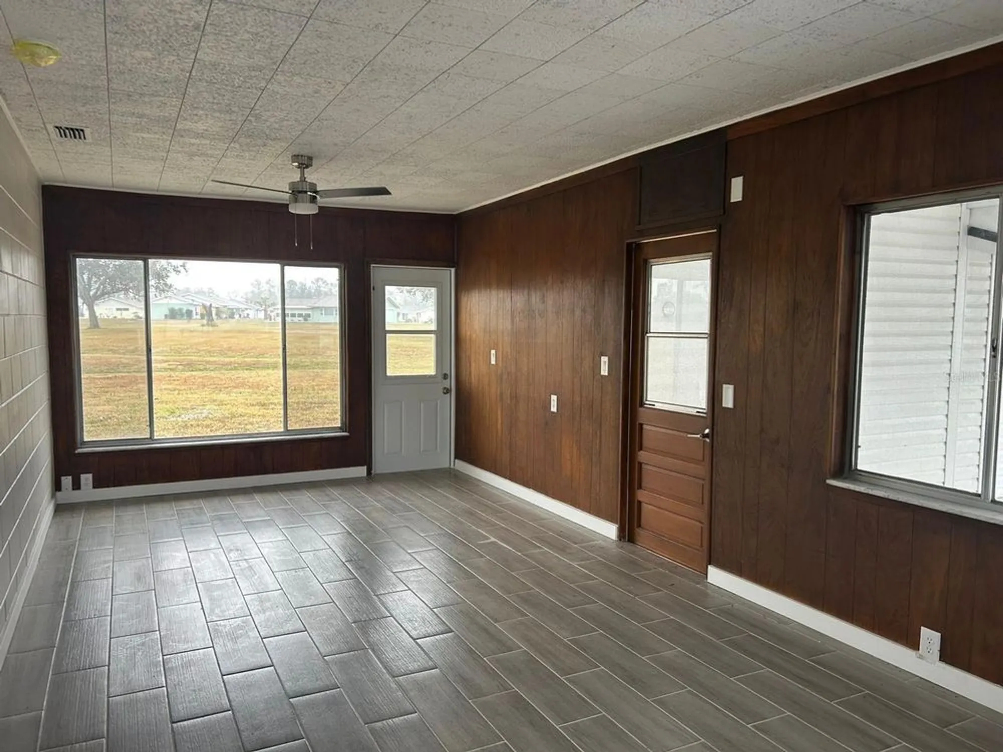 Property Slideshow image 6 of 10 | 702 desert hills way, Sun City Center, FL, 33573