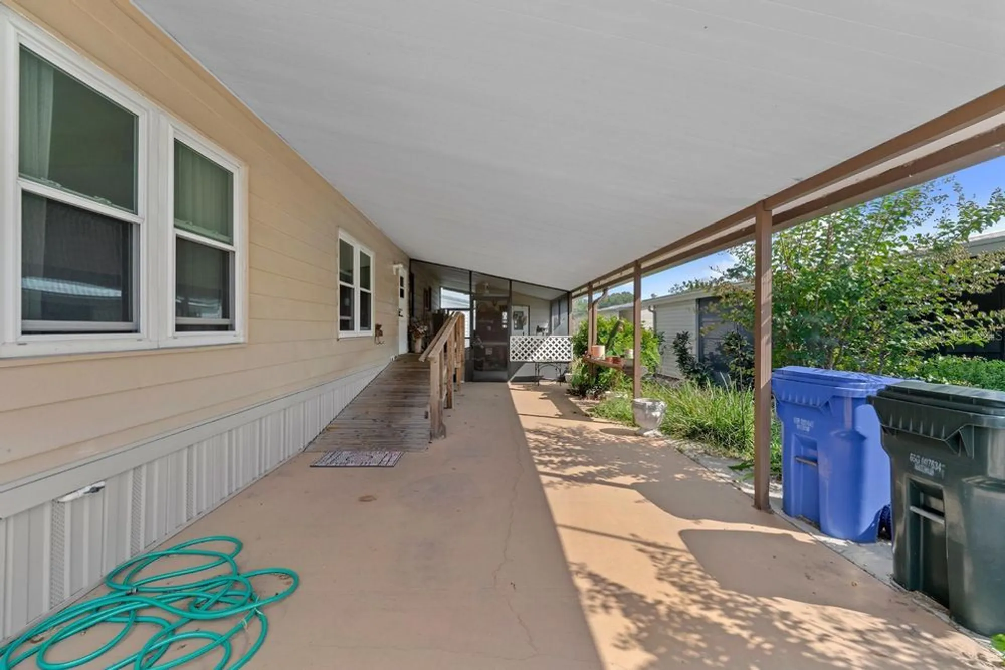 Property Slideshow image 18 of 28 | 5082 fox cliff dr, Lakeland, FL, 33810