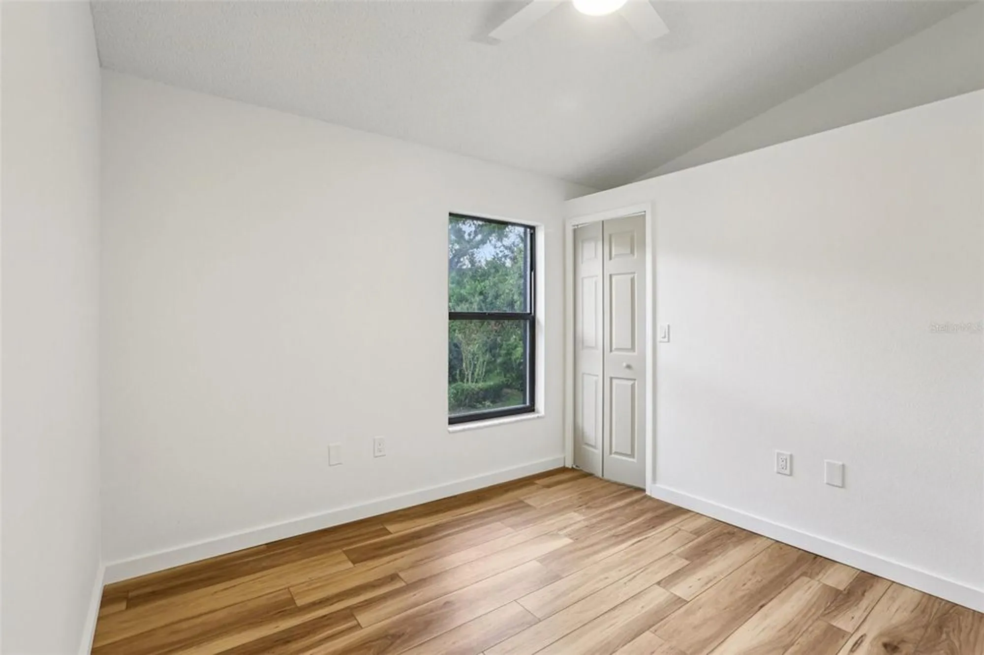 Property Slideshow image 26 of 32 | 533 bent oak ct, Spring Hill, FL, 34609