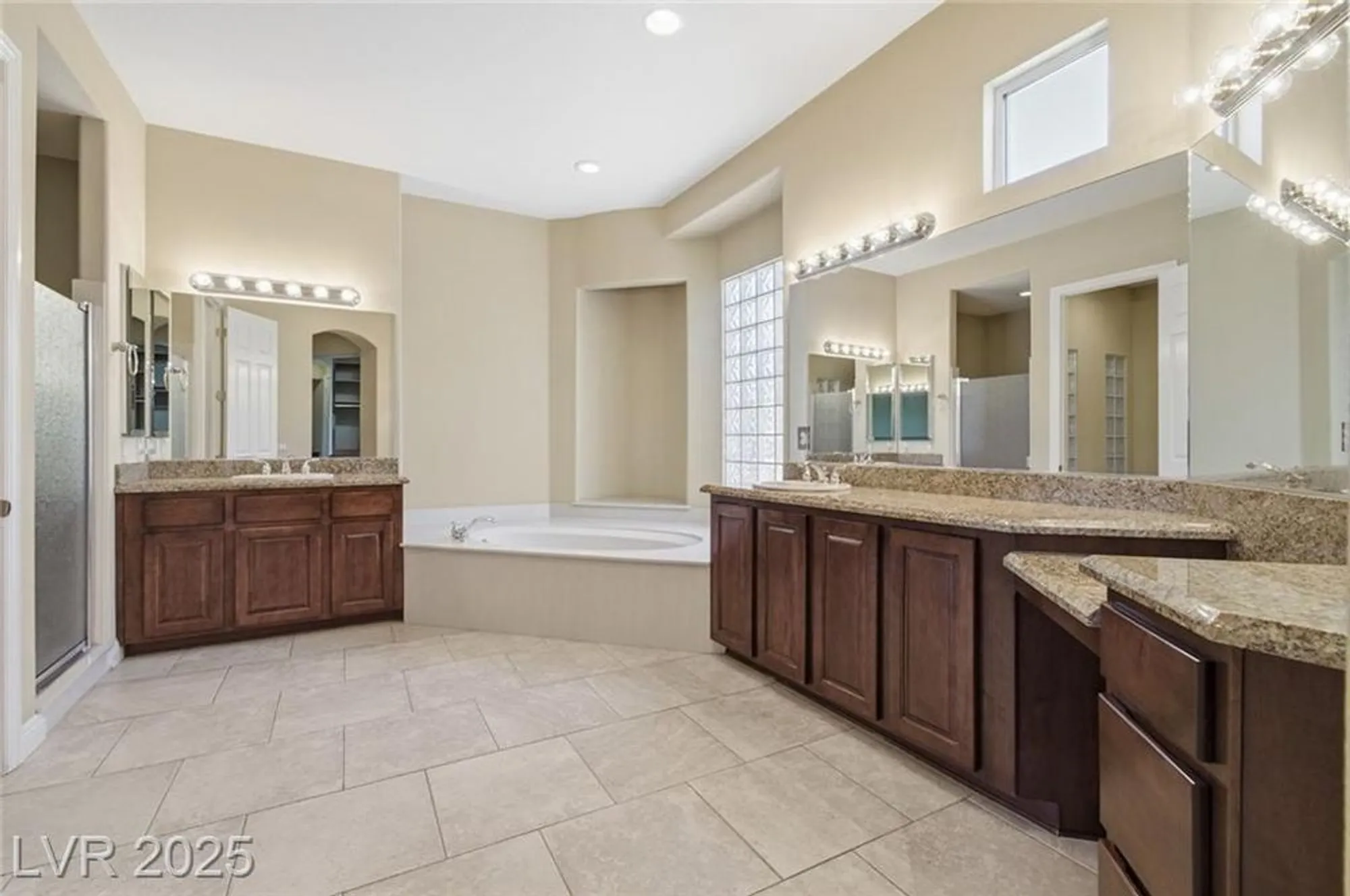 Property Slideshow image 40 of 84 | 10286 rio de thule ln, Las Vegas, NV, 89135