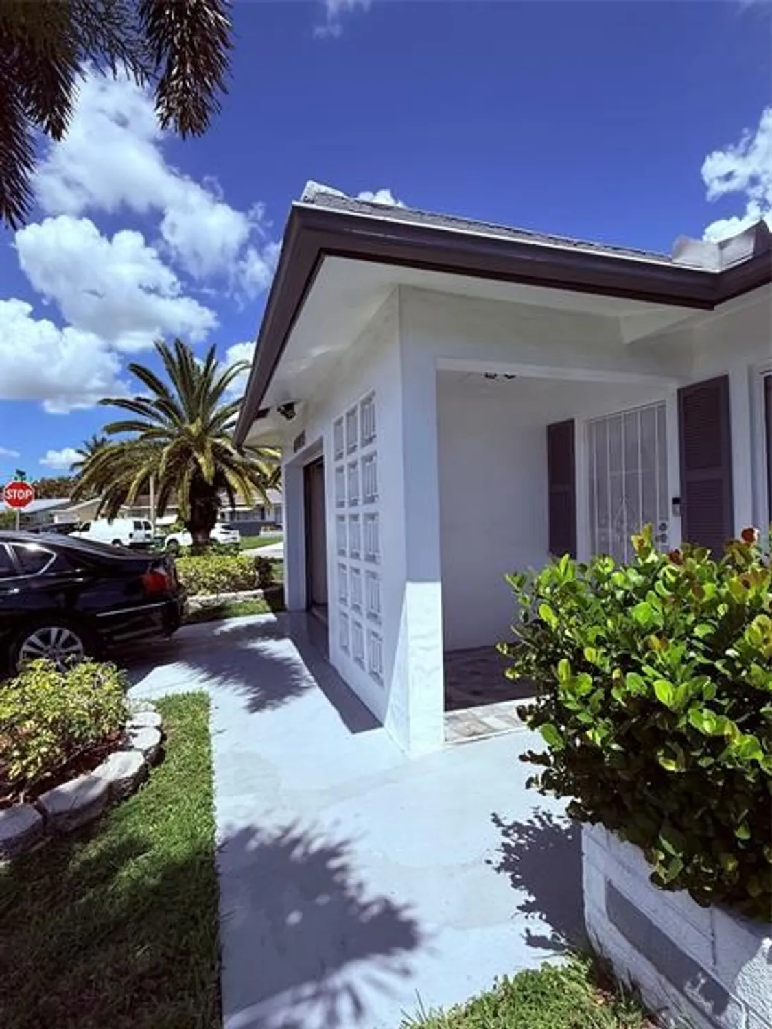 Property Slideshow image 6 of 19 | 4605 nw 49th st, Tamarac, FL, 33319