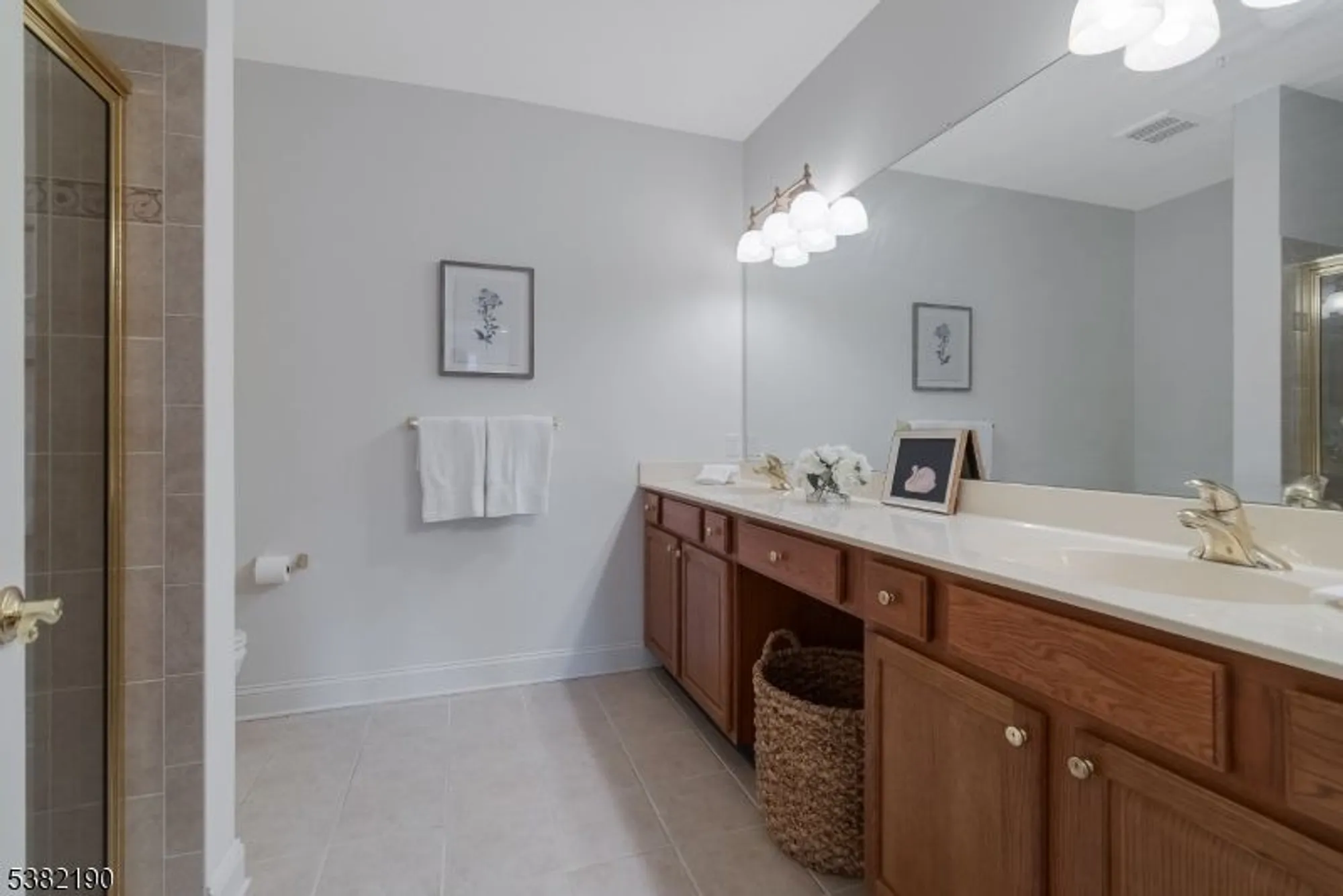 Property Slideshow image 15 of 31 | 354 victoria dr, Bridgewater, NJ, 08807