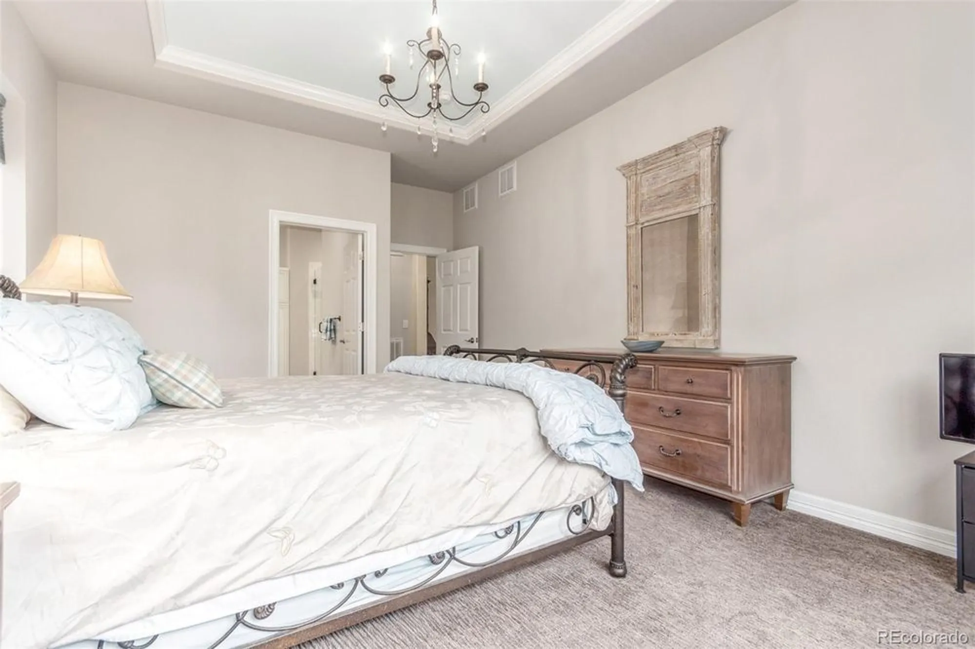 Property Slideshow image 22 of 45 | 22654 e henderson dr, Aurora, CO, 80016